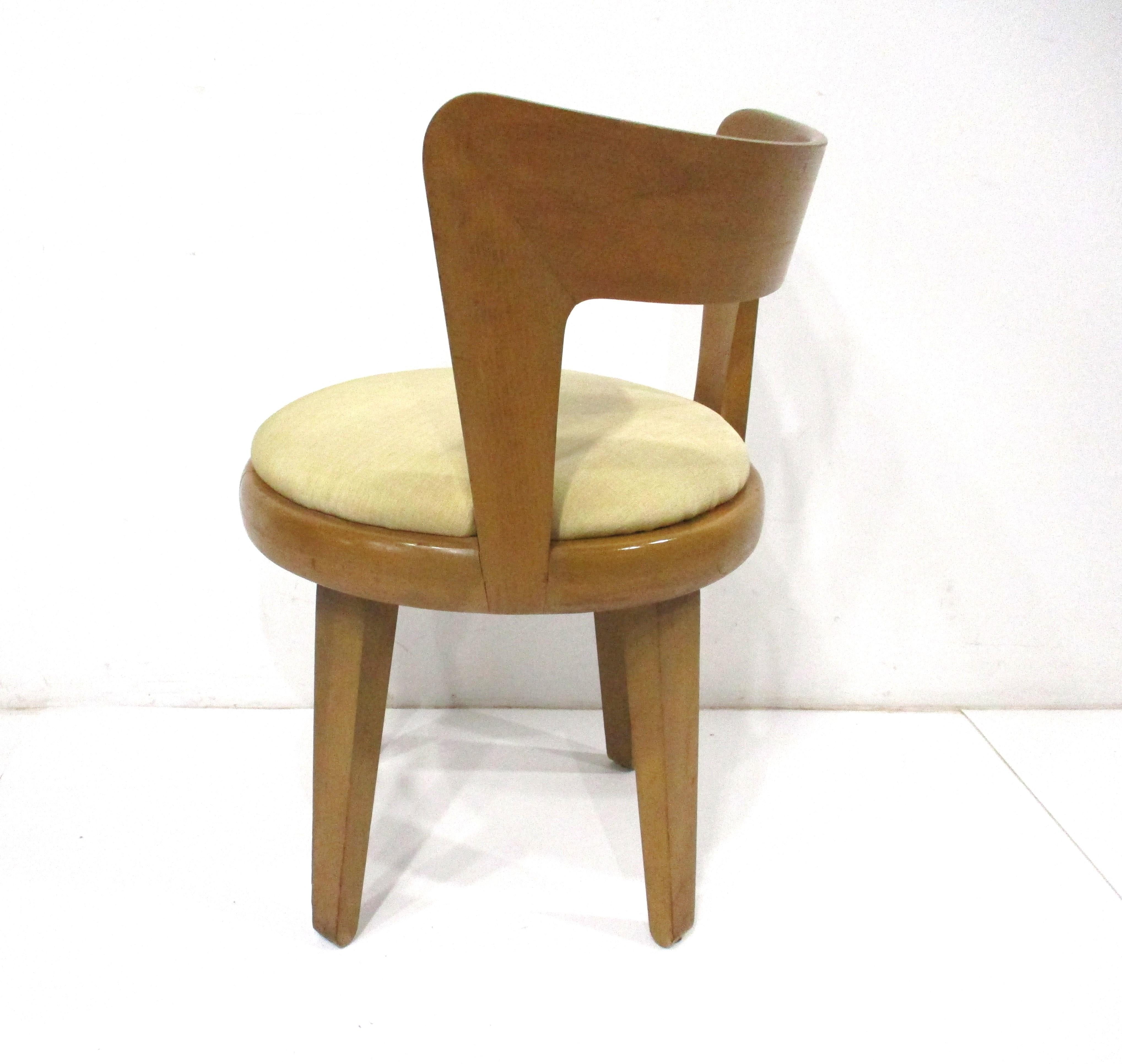 Drexel Precedent Vanity Stool by Edward Wormley In Good Condition In Cincinnati, OH