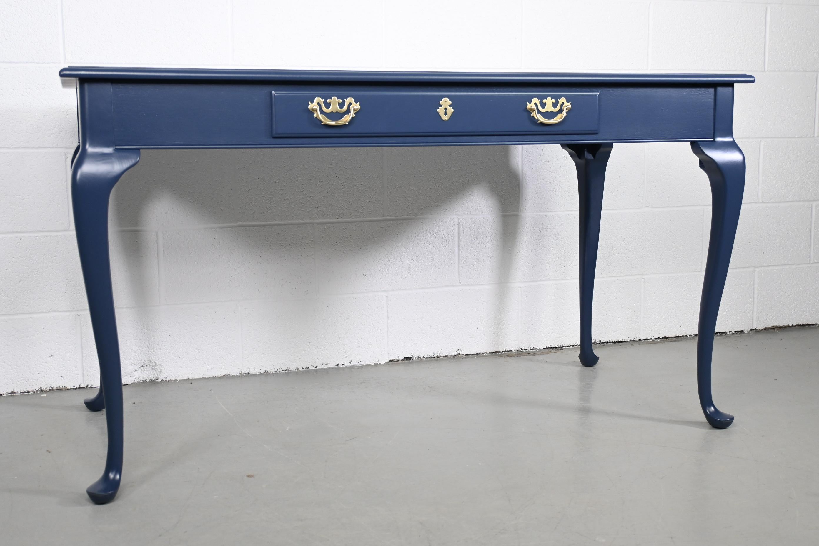 queen anne style desk