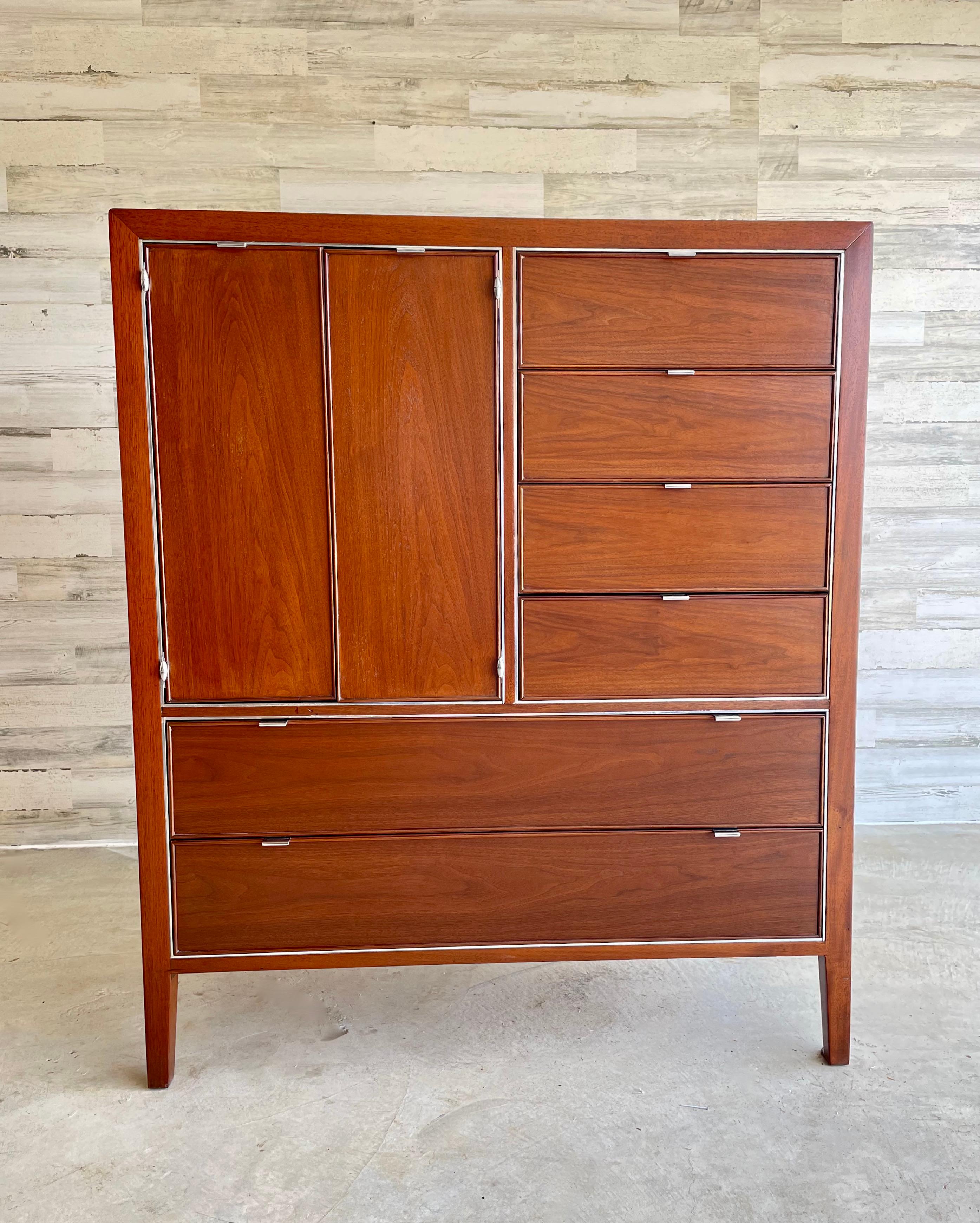 American Drexel Viewpoint 70 Gentlemen’s Chest \ Dresser For Sale