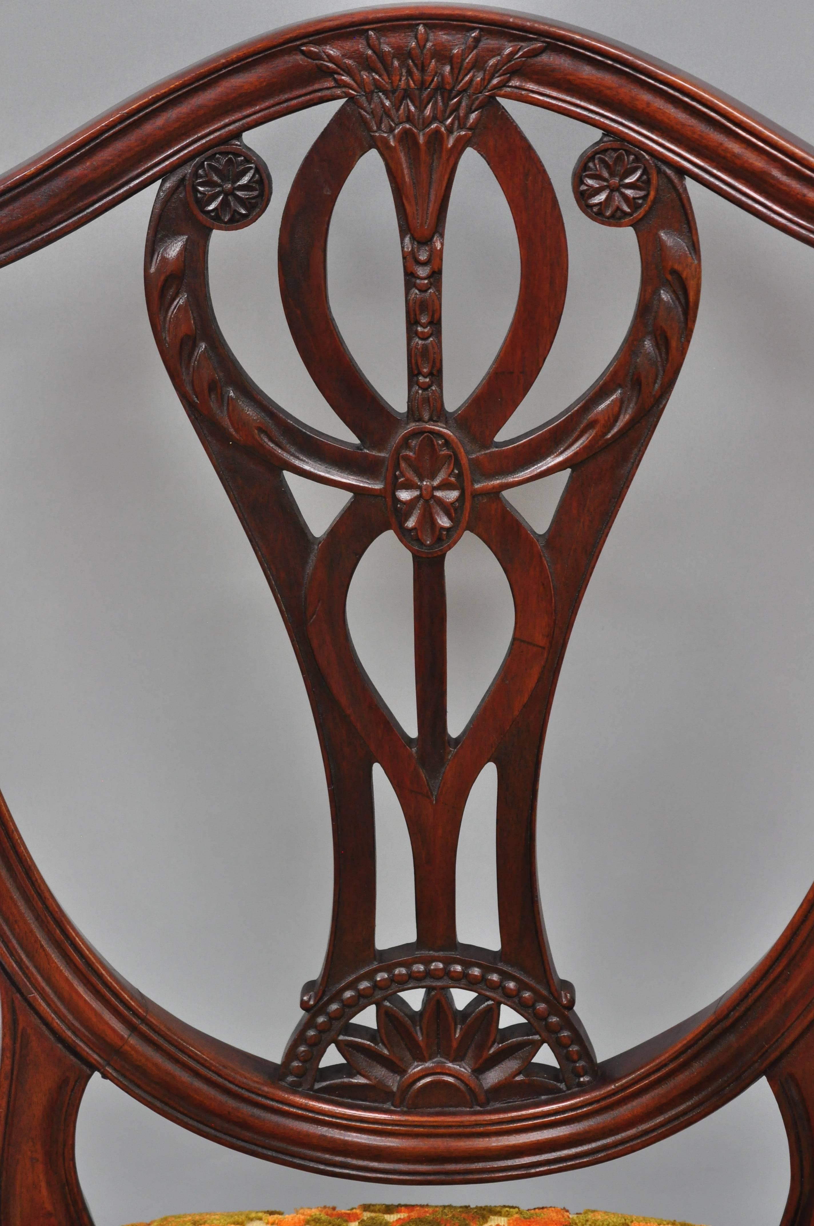Ensemble de six chaises de salle à manger Drexel Wallace en acajou massif à dossier en forme de bouclier Bon état à Philadelphia, PA