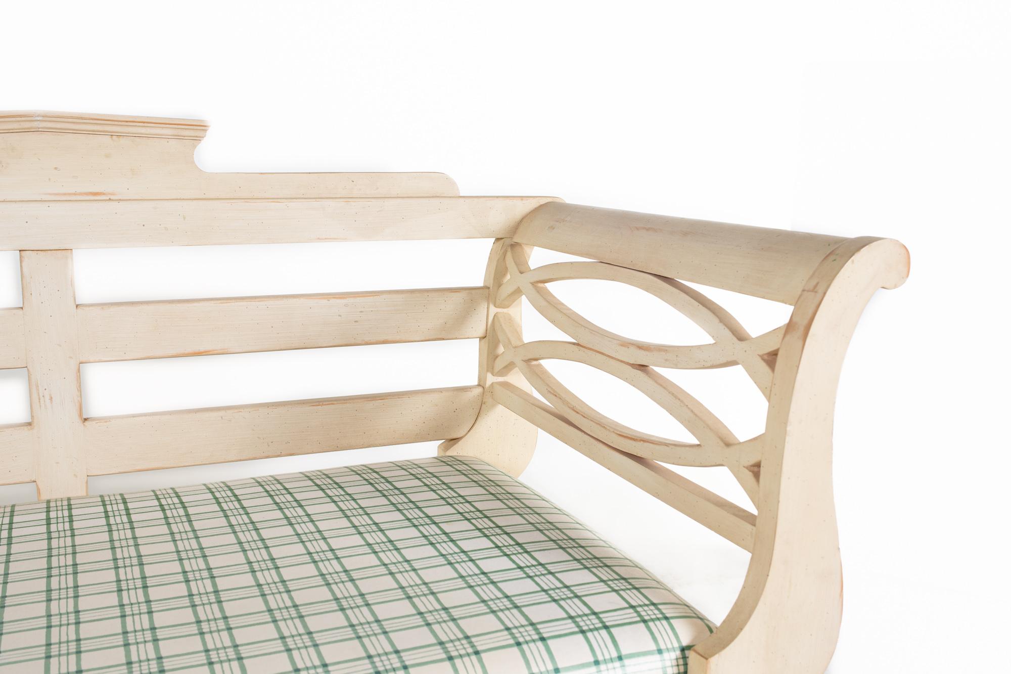 Upholstery Drexel White Daybed with Green Checker Cushion For Sale