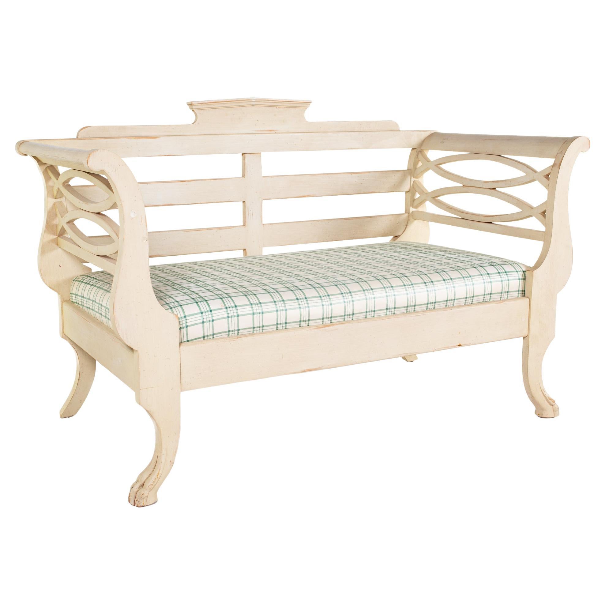 Drexel White Daybed with Green Checker Cushion