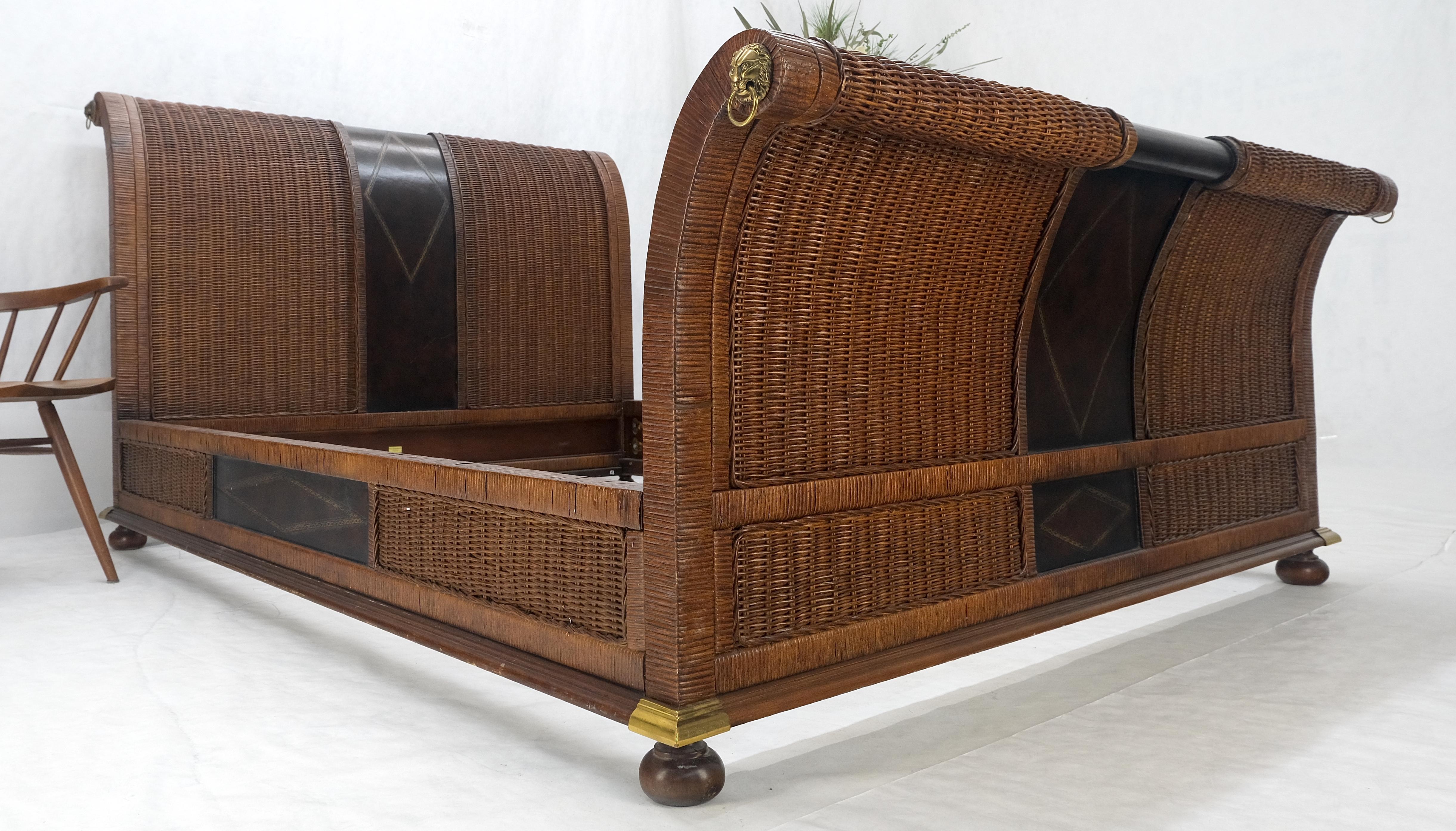Drexel Wicker Tolled Leather Brass Accents King Size Slight Bed Headboard MINT (Testiera in vimini con inserti in ottone) in vendita 4