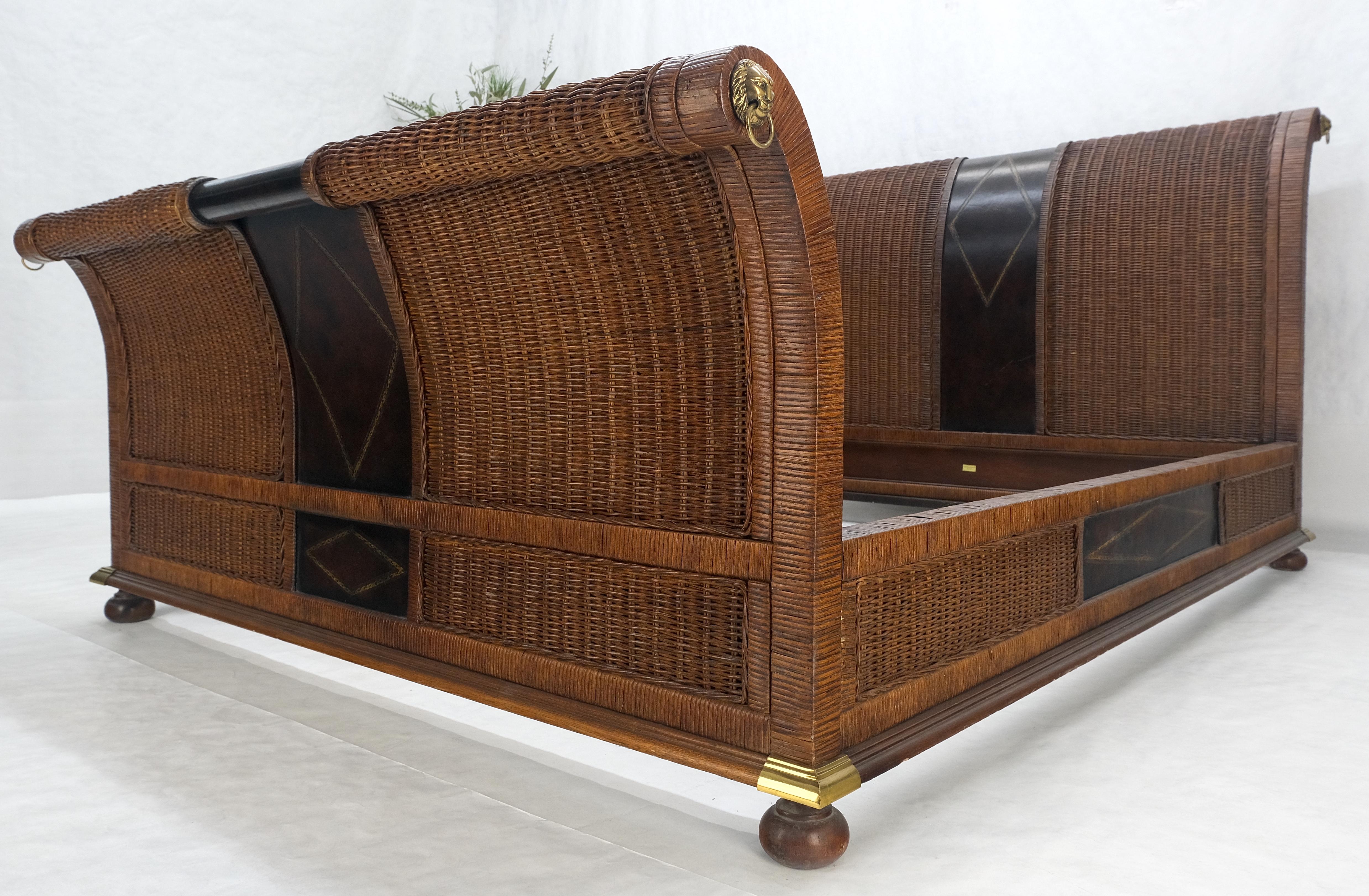 Drexel Wicker Tolled Leather Brass Accents King Size Slight Bed Headboard MINT (Testiera in vimini con inserti in ottone) in vendita 6