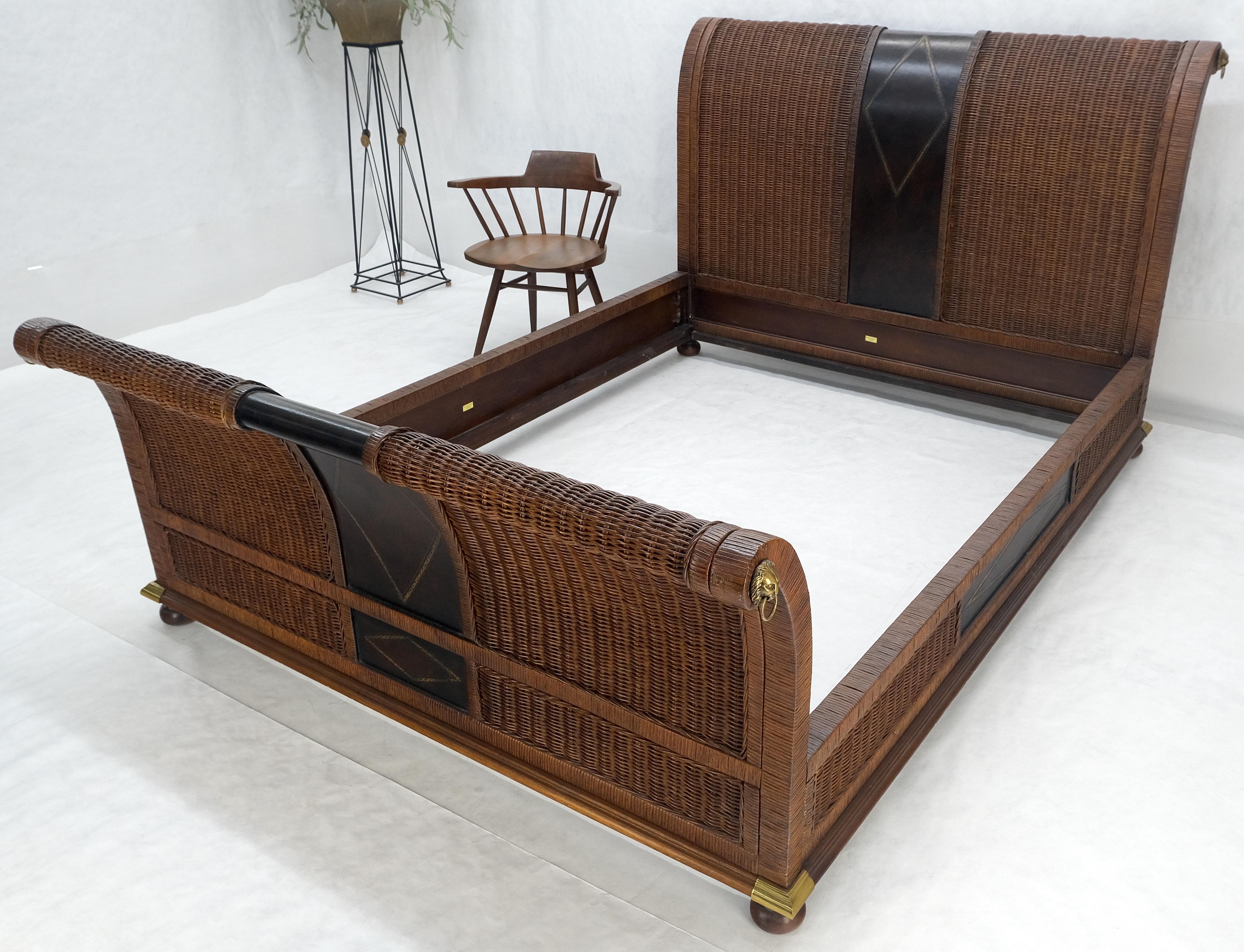 Drexel Wicker Tolled Leather Brass Accents King Size Slight Bed Headboard MINT (Testiera in vimini con inserti in ottone) in vendita 7