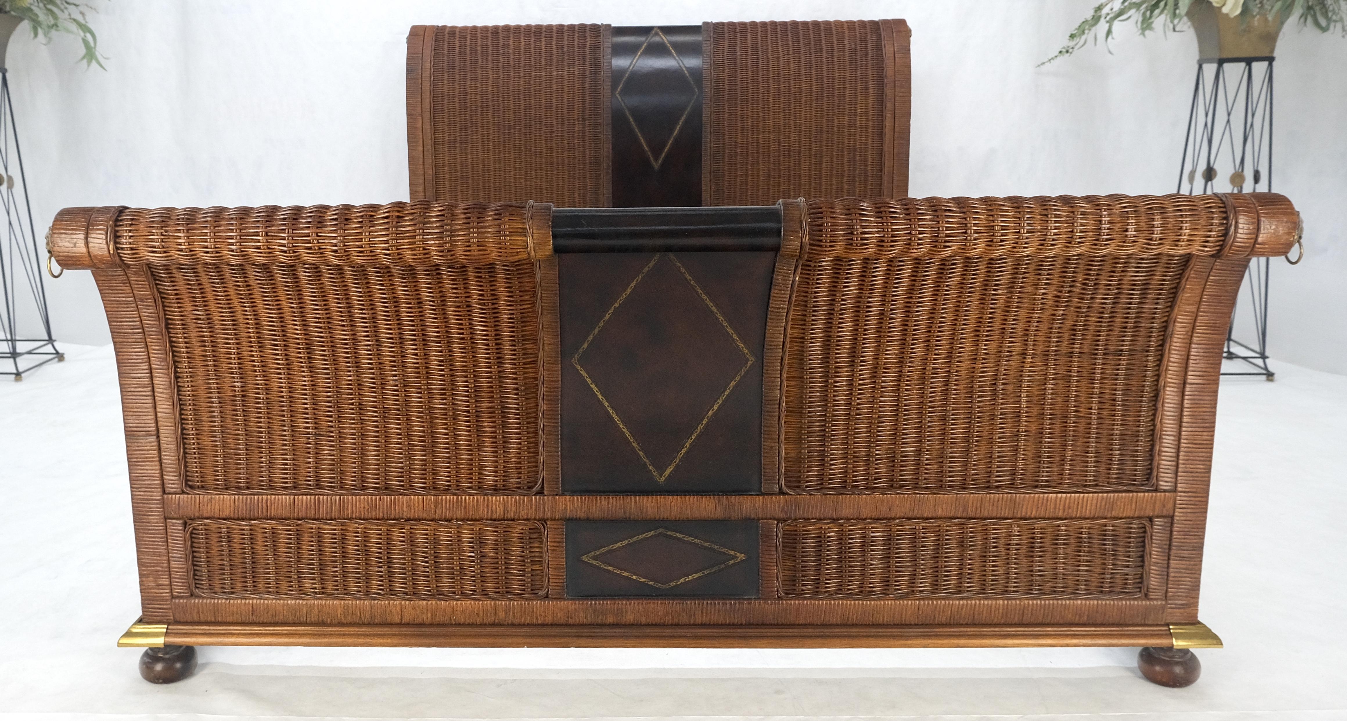 Drexel Wicker Tolled Leather Brass Accents King Size Slight Bed Headboard MINT (Testiera in vimini con inserti in ottone) in vendita 1