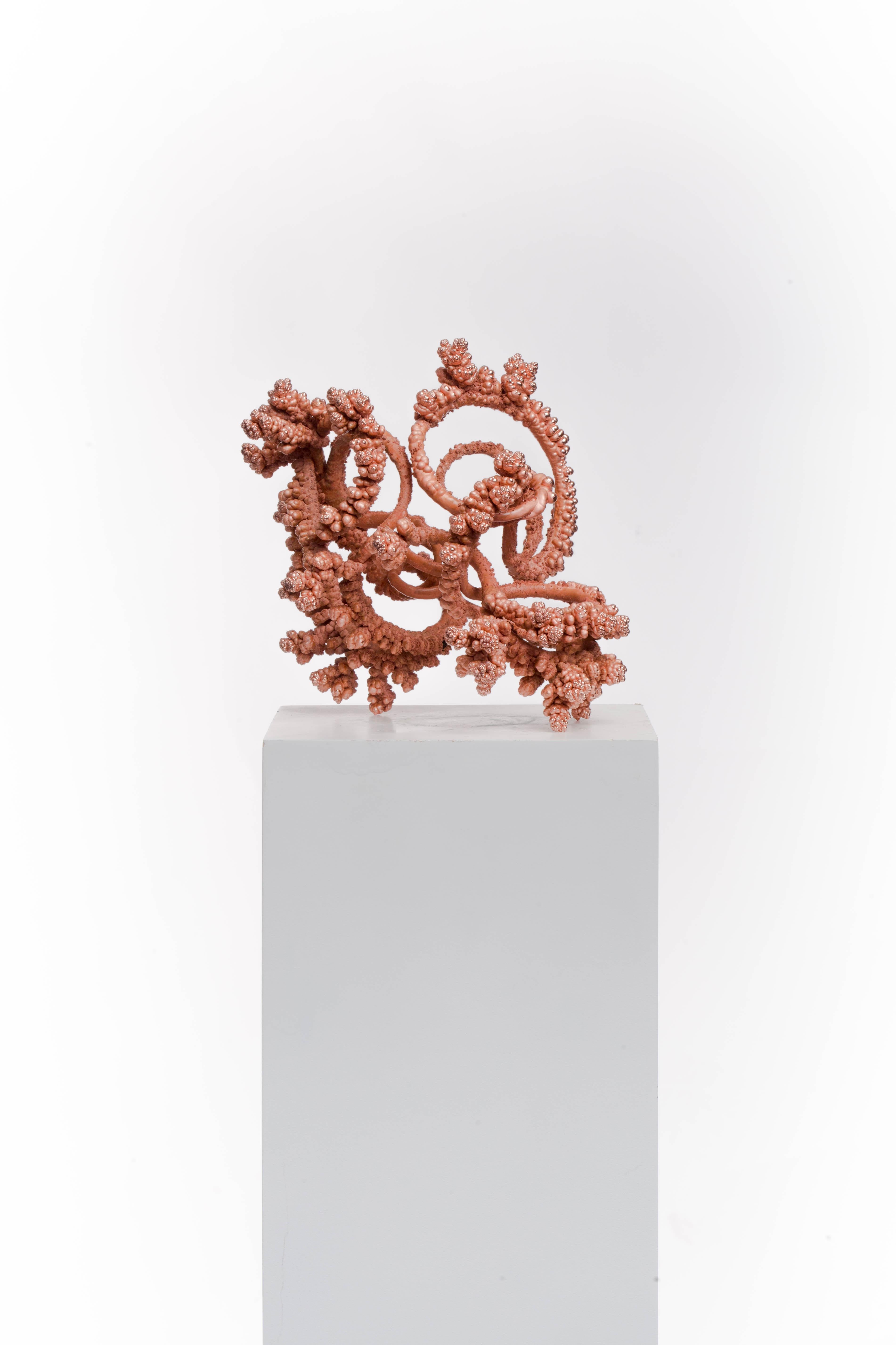 a 9.5 kg outdoor copper sculpture