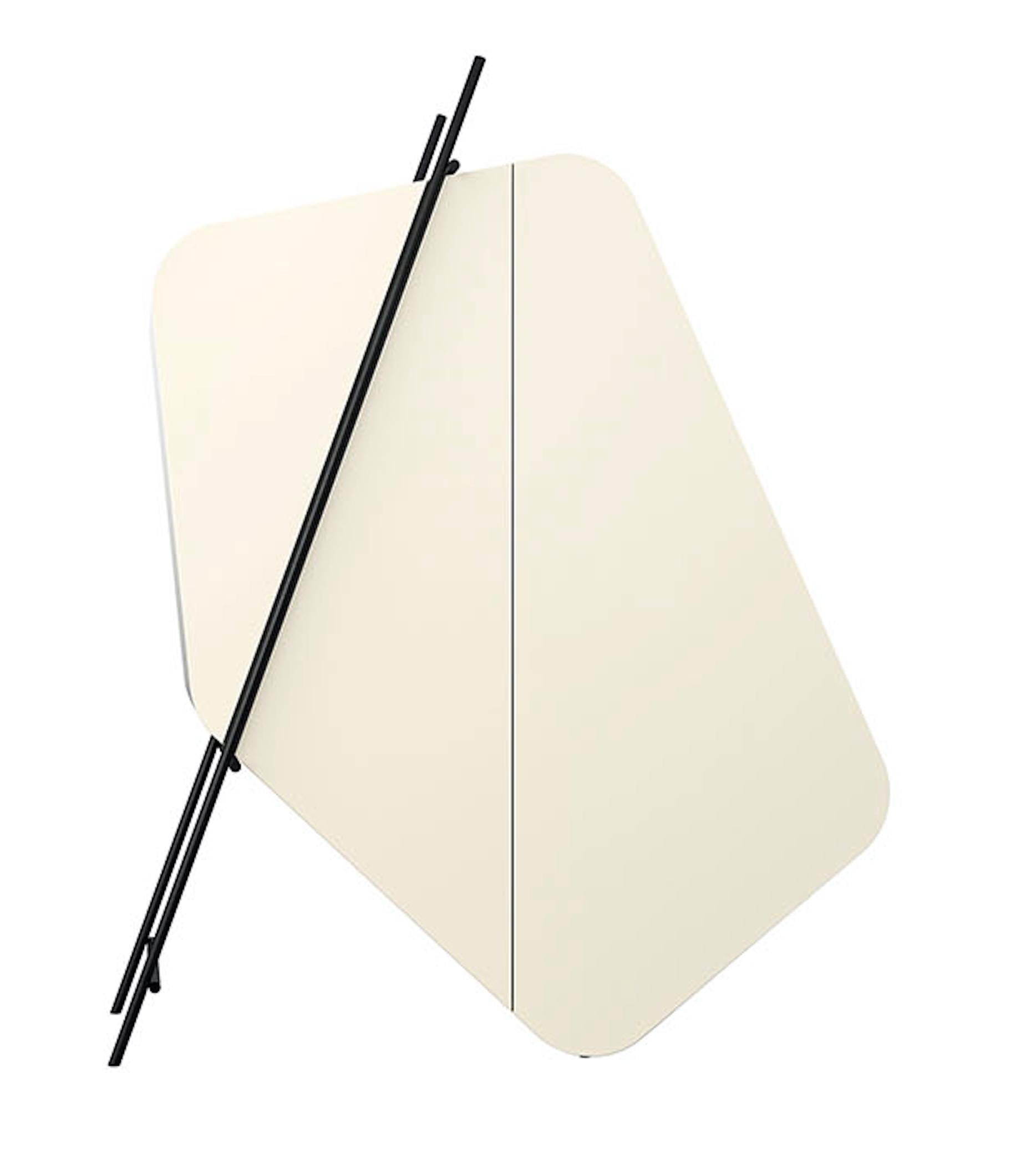 Unità di stoccaggio
Produttore: Driade
Modello: HIDALGO  
Design/One: Driadelab
  
Hidalgo laccato è un mobile contenitore verticale che trasforma la funzionalità in arte. Con il suo design insolito e scultoreo, Hidalgo incarna lo spirito eccentrico