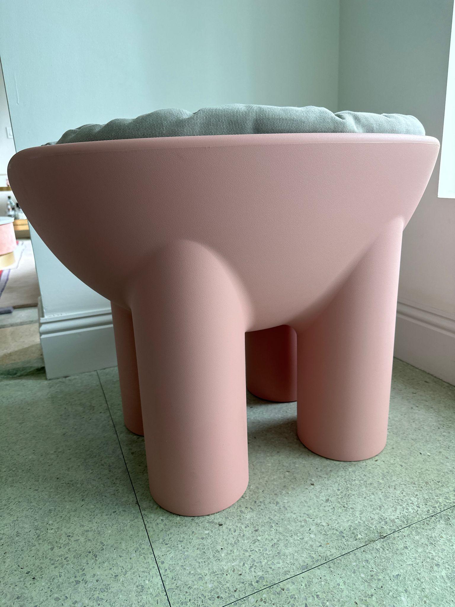 Driade Indoor Pink Roly Poly Loungesessel mit Kissen in STOCK (21. Jahrhundert und zeitgenössisch) im Angebot