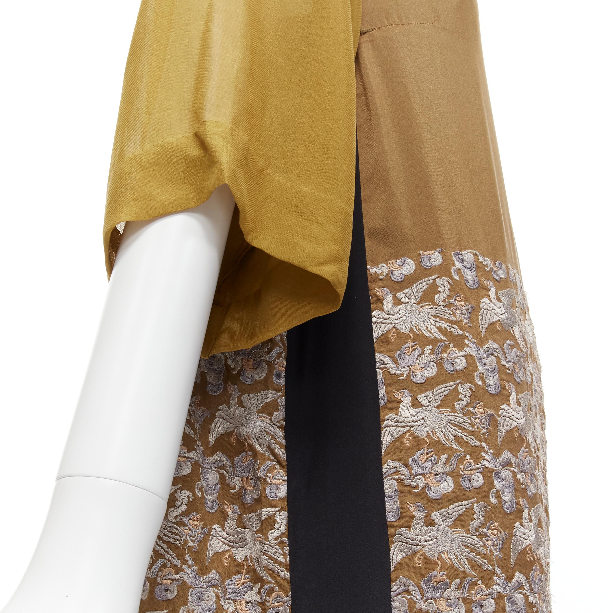 DRIES VAN NOTEN Robe droite dorée à broderie grues orientales FR36 S, 2012 en vente 3