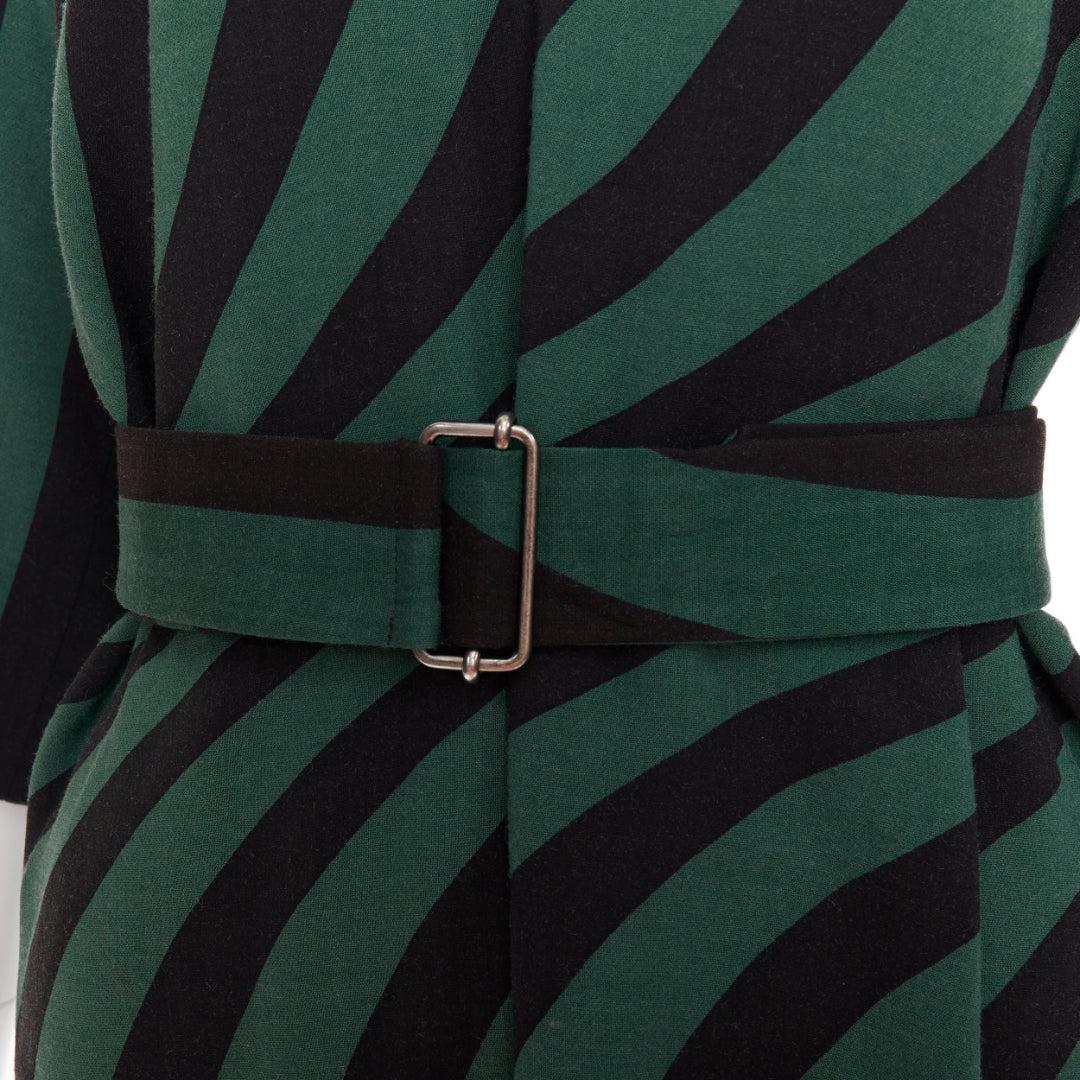 DRIES VAN NOTEN 2017 green black swirl stripes graphic belted dress FR42 XL
Reference: TGAS/F00187
Brand: Dries Van Noten
Collection: 2017
Material: Viscose, Wool, Blend
Color: Green, Black
Pattern: Striped
Closure: Belt
Lining: Black Fabric
Made