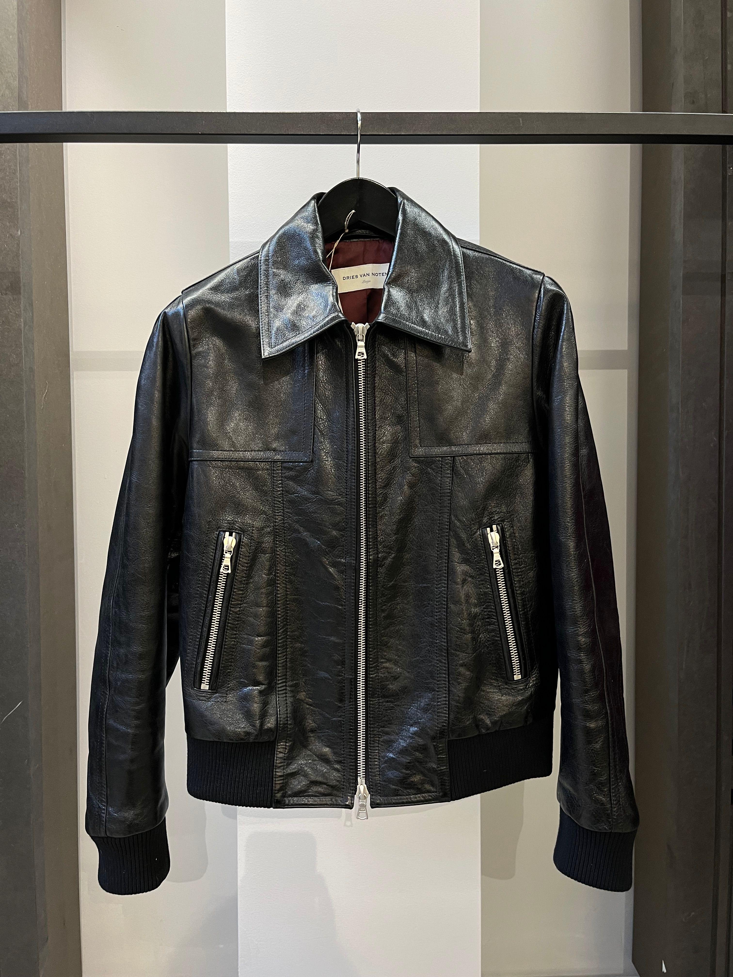 Dries van Noten
AW2020 Loubert Leather Jacket
Size L, fits small

Beautiful Dries van Noten Loubert leather jacket from the autumn winter collection from 2020. In great condition without any flaws. Classic fit, stunning ribbing and details. Perfect