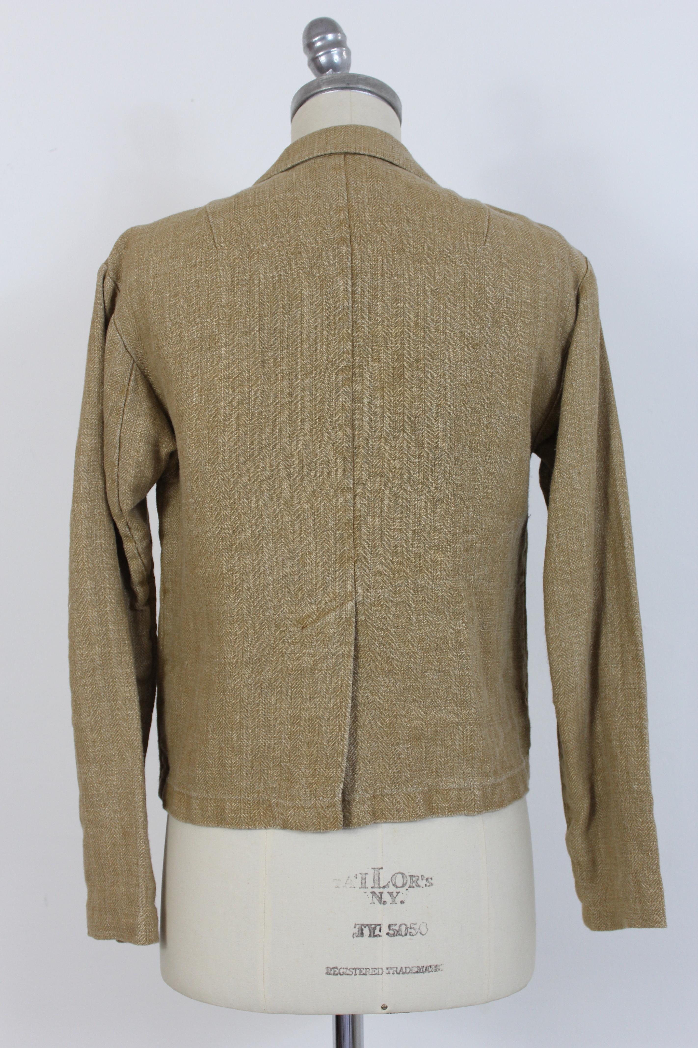 Dries Van Noten 90s vintage women's jacket. Casual jacket, one button closure. Beige color, 100% linen fabric. Made in Belgium.

Condition: Excellent

Article used few times, it remains in its excellent condition. There are no visible signs of wear,