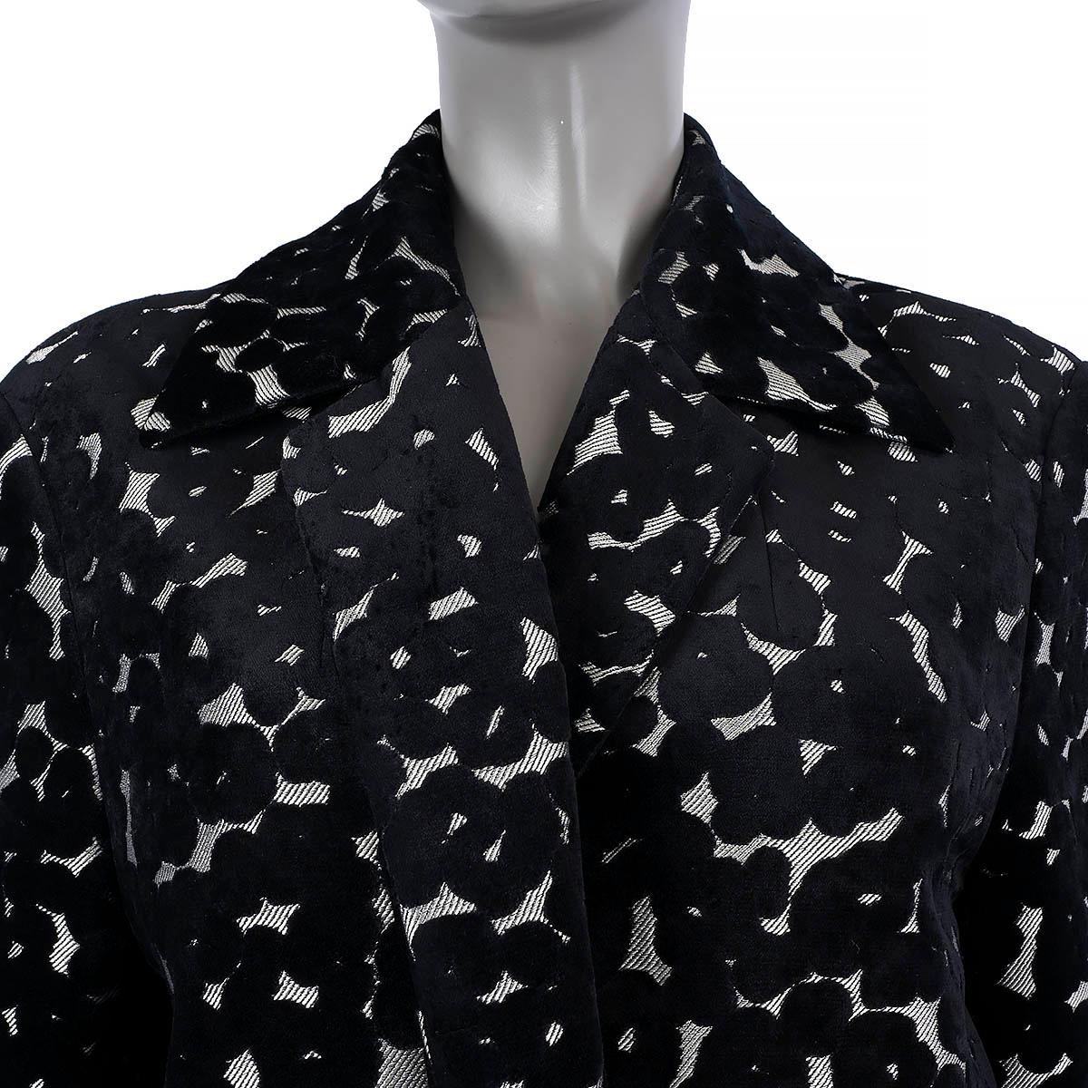 DRIES VAN NOTEN black & white FLORAL JACQUARD OPEN Coat Jacket 40 M For Sale 1