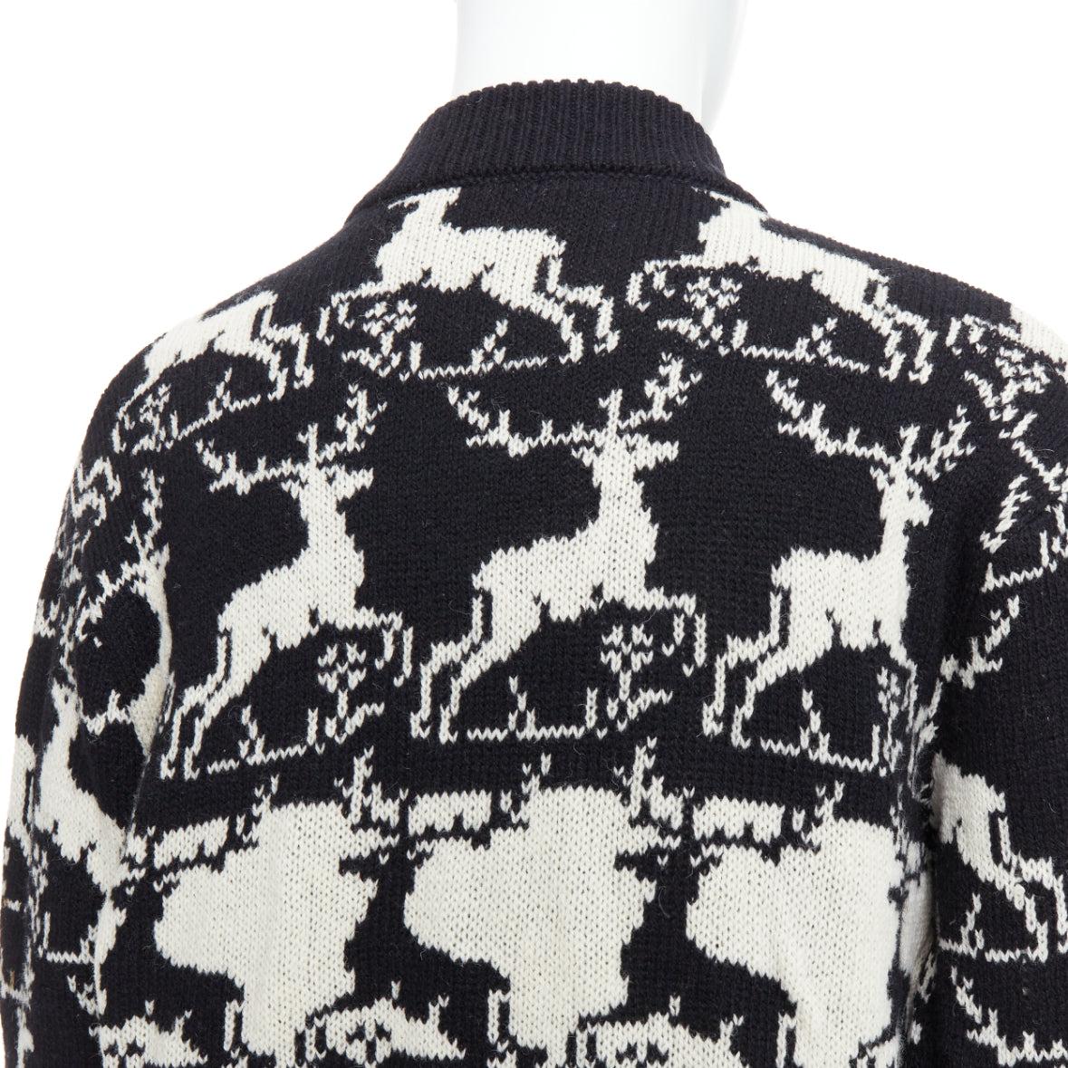DRIES VAN NOTEN Veste zippée en laine de renne intarsia noir et blanc M
Référence : PRWU/A00148
Marque : Dries Van Noten
MATERIAL : Laine
Couleur : Noir, Crème
Motif : Imprimé animal
Fermeture : Zip
Fabriqué en : Belgique

CONDITION :
Condition :