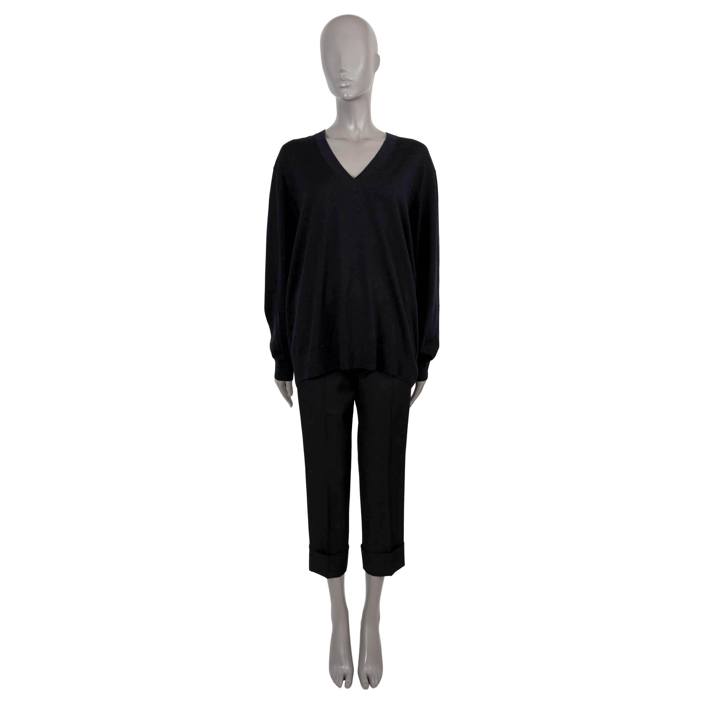 DRIES VAN NOTEN black wool TUNA V-NECK Sweater L In Excellent Condition For Sale In Zürich, CH