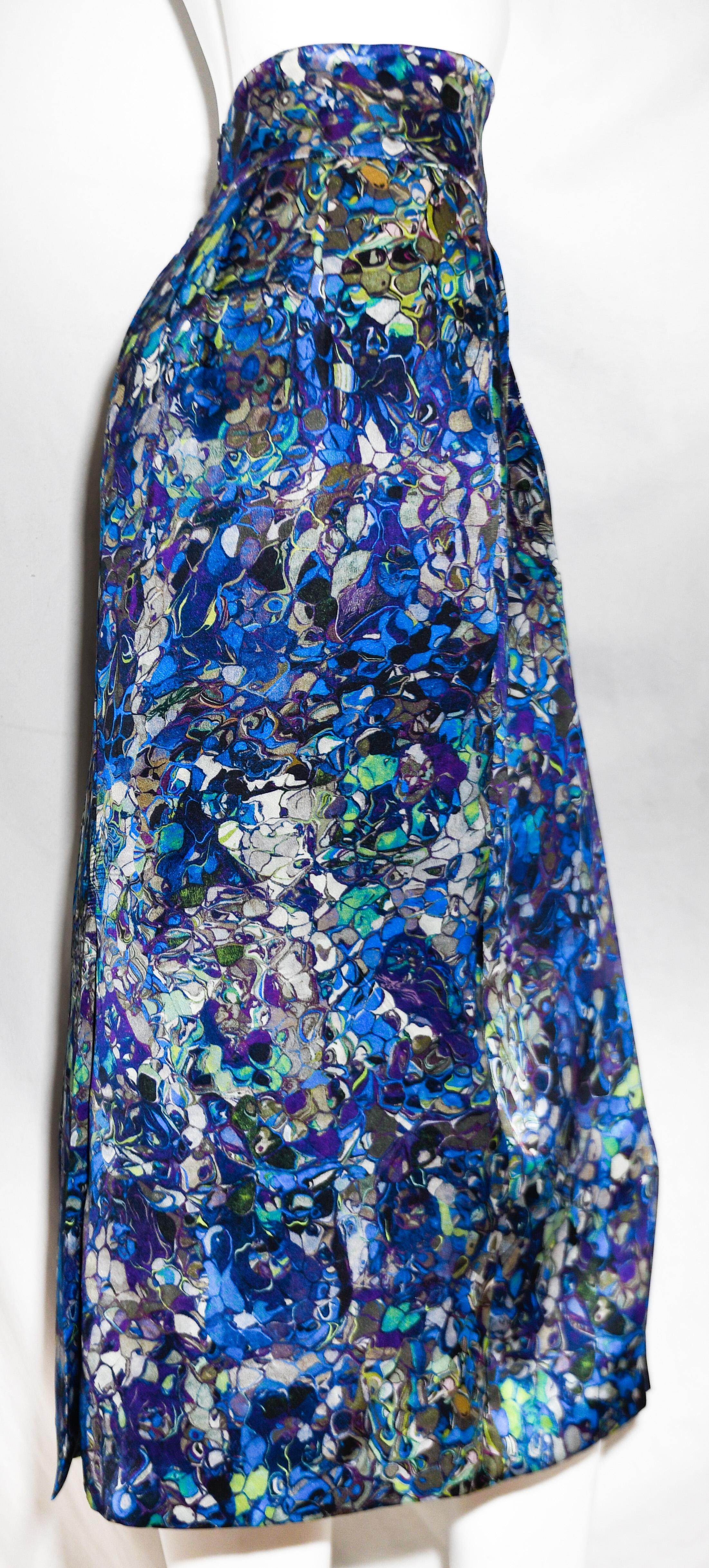 Dries Van Noten Blue Hue Abstract Print Pleated Skirt In Excellent Condition For Sale In Palm Beach, FL