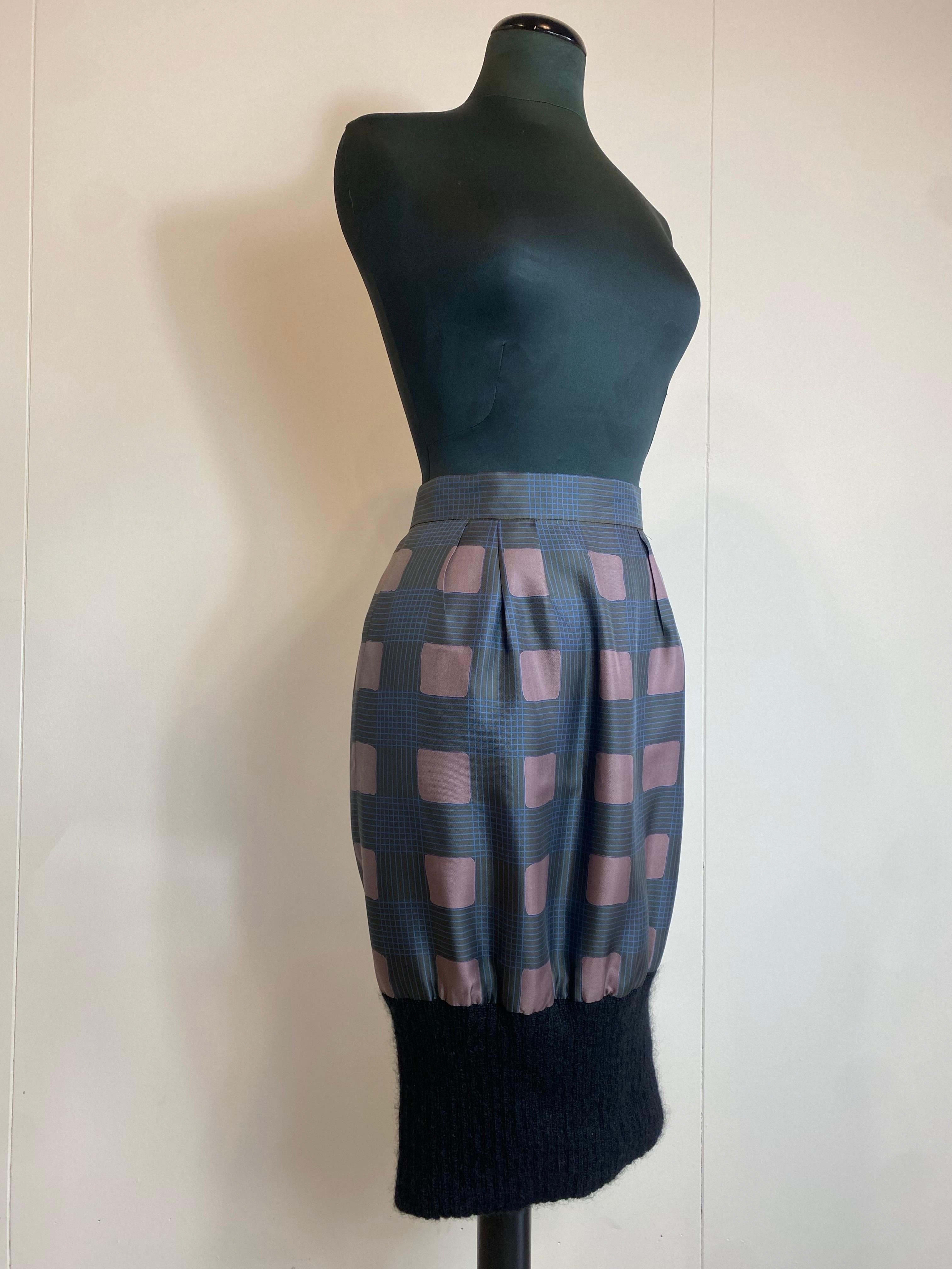 Dries Van Noten gray silk and wool pencil Skirt For Sale 1