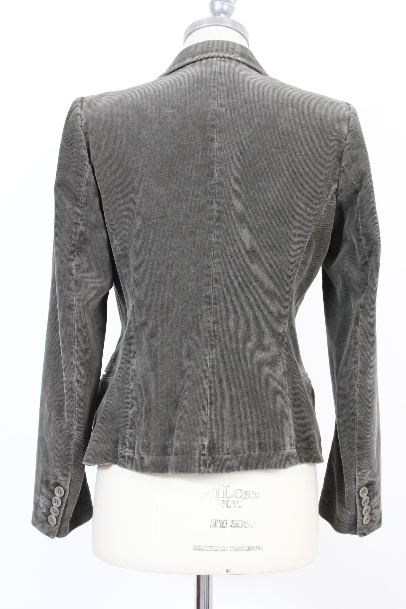 Dries Van Noten vintage 2000s women's jacket. Double-breasted in ribbed color gray, flared, fabric velvet, 100% cotton. Made in Belgium. Excellent vintage condition.

Size: 40 It 6 Us 8 Uk

Shoulder: 40 cm 
Chest / Chest: 48 cm 
Sleeve: 60 cm