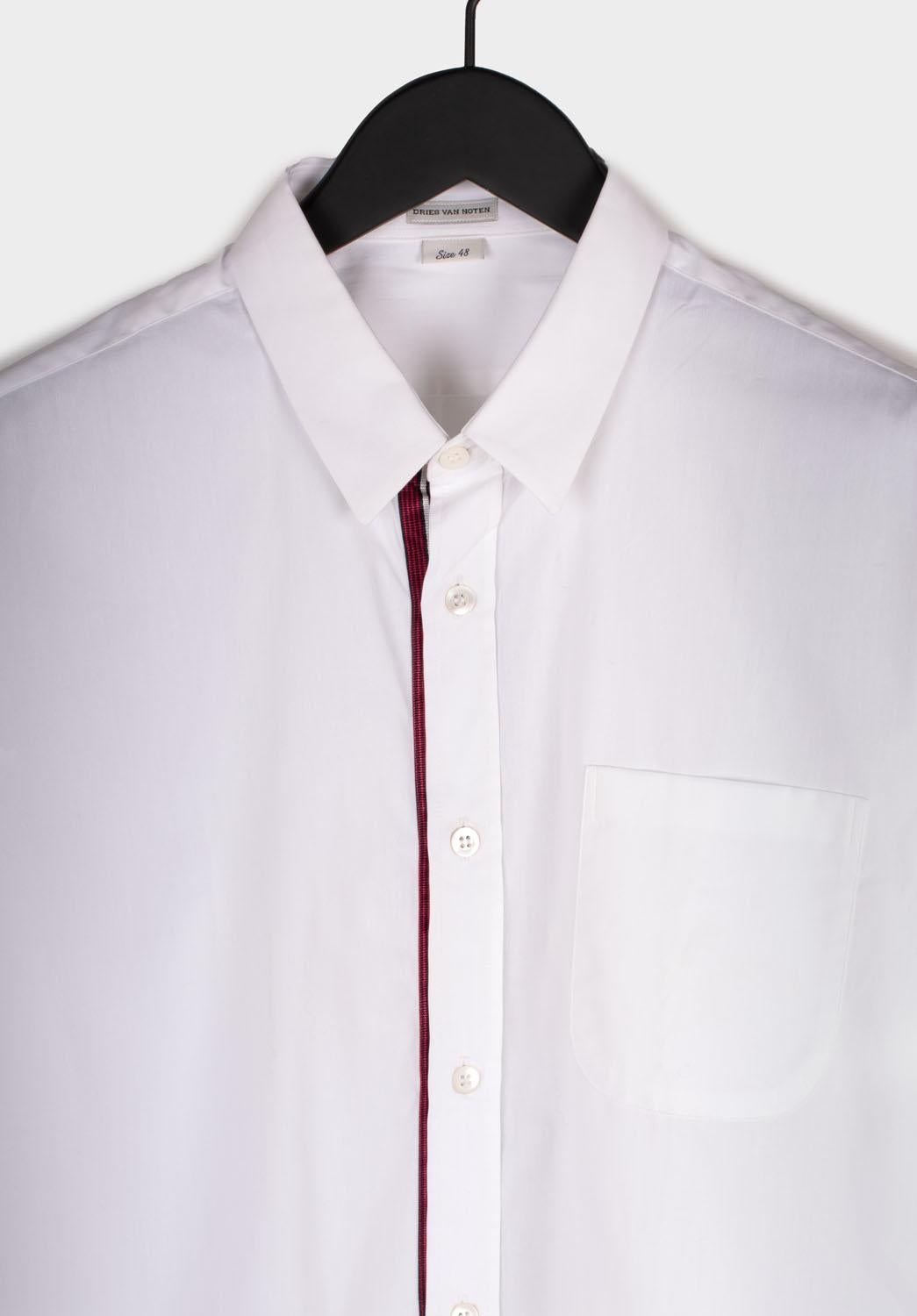 Check my other listings. Have many more designer clothes for sale. Open to any offers.
Item for sale is 100% genuine Dries Van Noten casual Men Shirt, DU0
Color: white
(An actual color may a bit vary due to individual computer screen