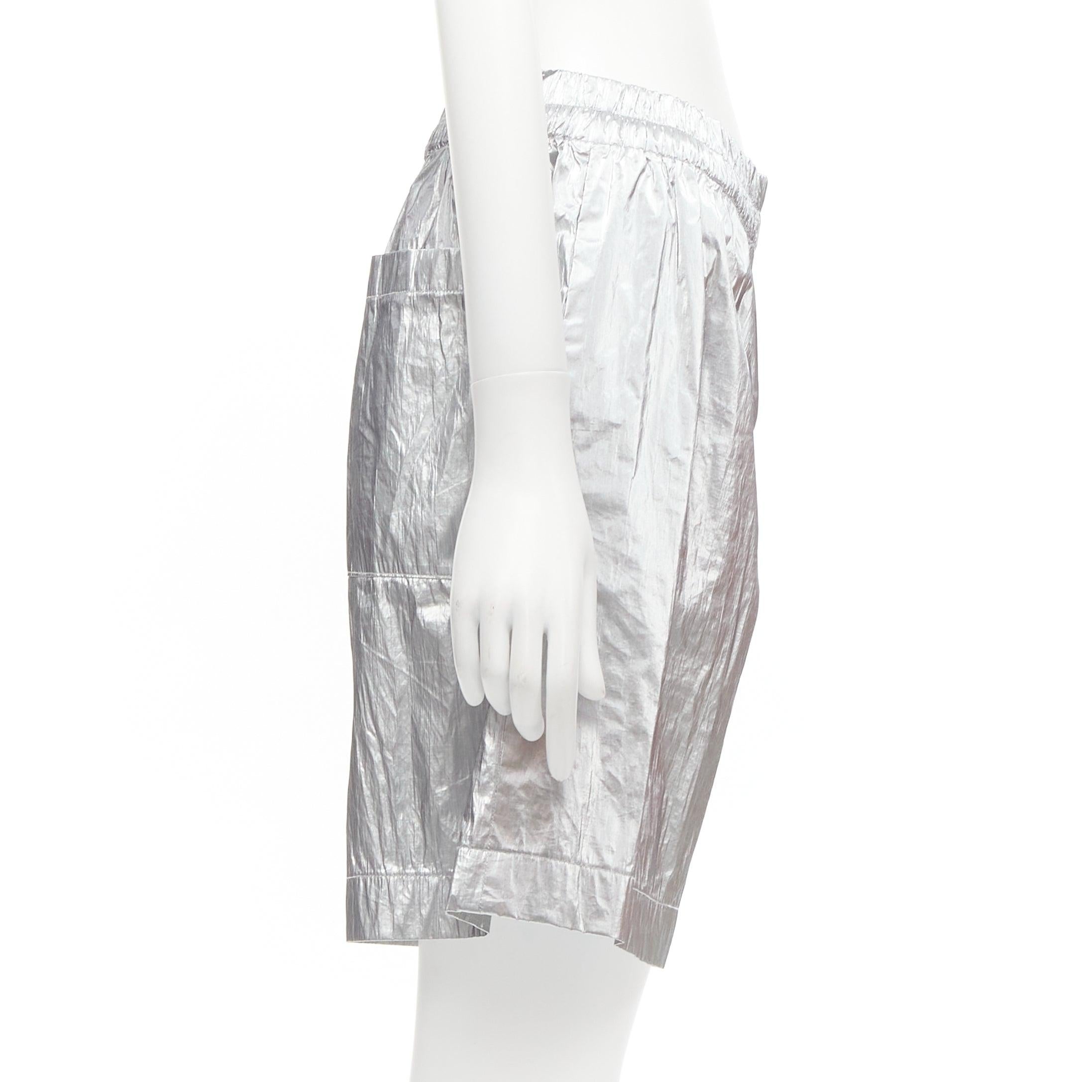 Silver DRIES VAN NOTEN metallic silver elasticated waist wide leg shorts FR34 XS For Sale