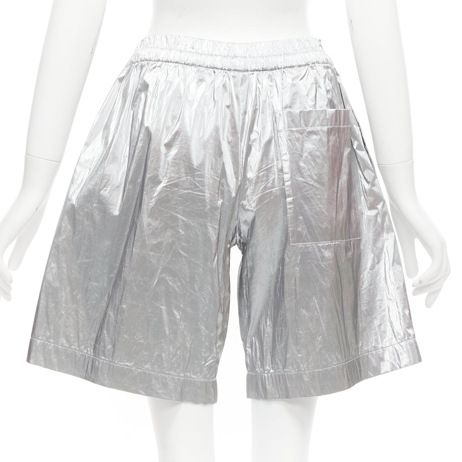 DRIES VAN NOTEN metallic silver elasticated waist wide leg shorts FR34 XS In Excellent Condition For Sale In Hong Kong, NT