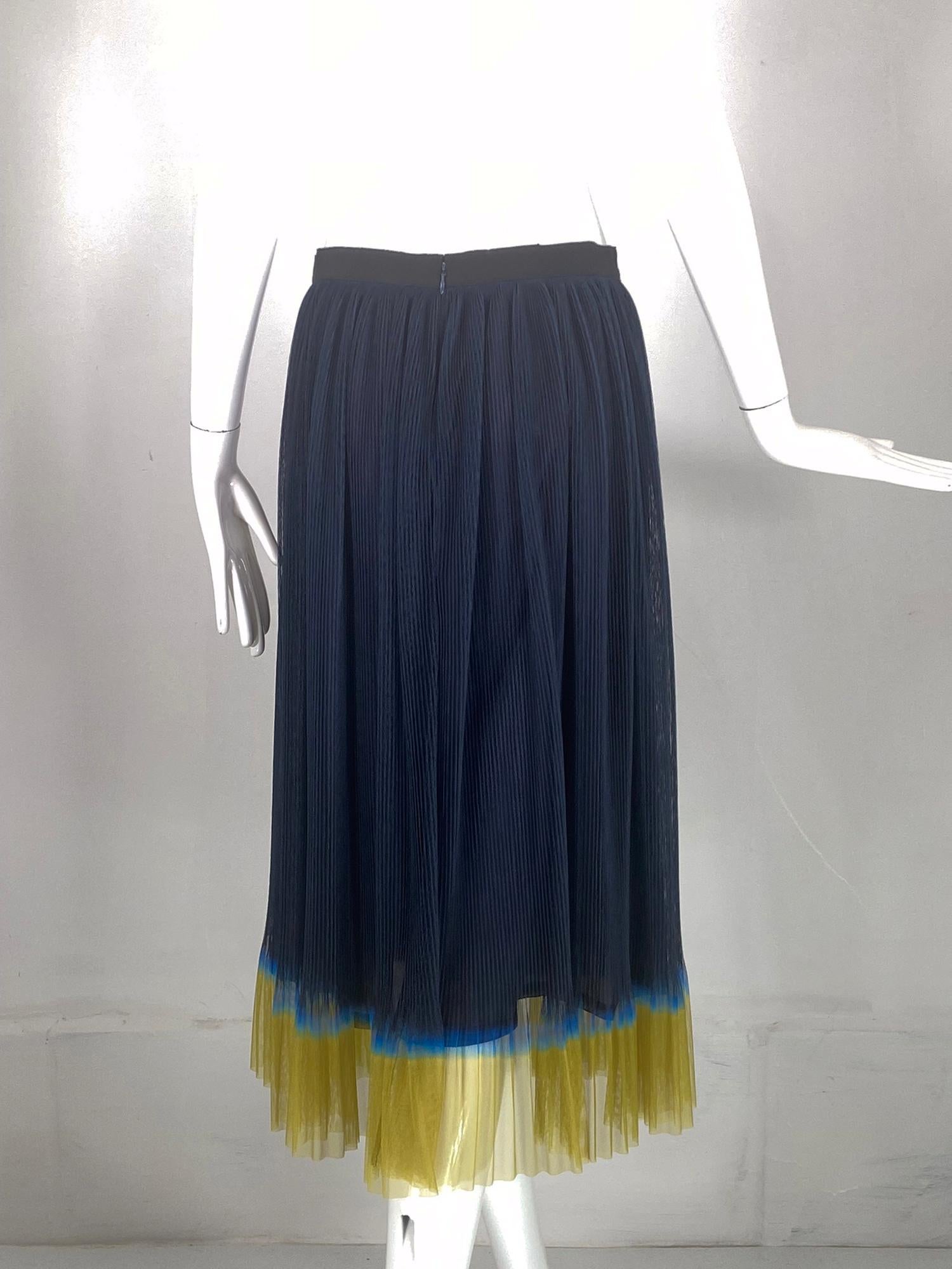 Dries Van Noten Navy Pinch Pleated Ombre Hem Mesh Skirt 38 In Good Condition For Sale In West Palm Beach, FL