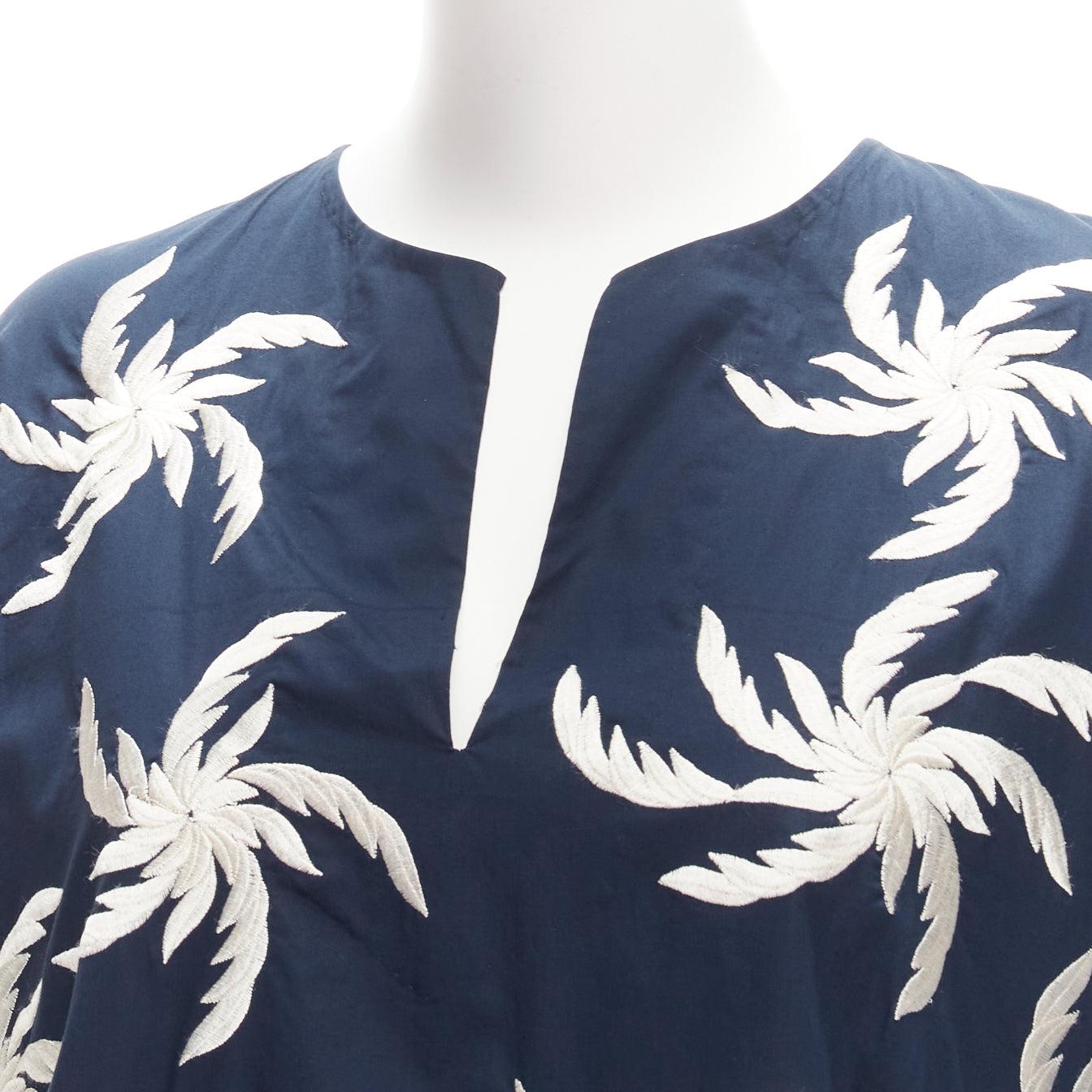 DRIES VAN NOTEN navy white 100% cotton floral embroidery boxy dress XS
Reference: CELG/A00304
Brand: Dries Van Noten
Material: Cotton
Color: Navy, White
Pattern: Floral
Closure: Slip On
Extra Details: Unlined but with satin tape at collar and