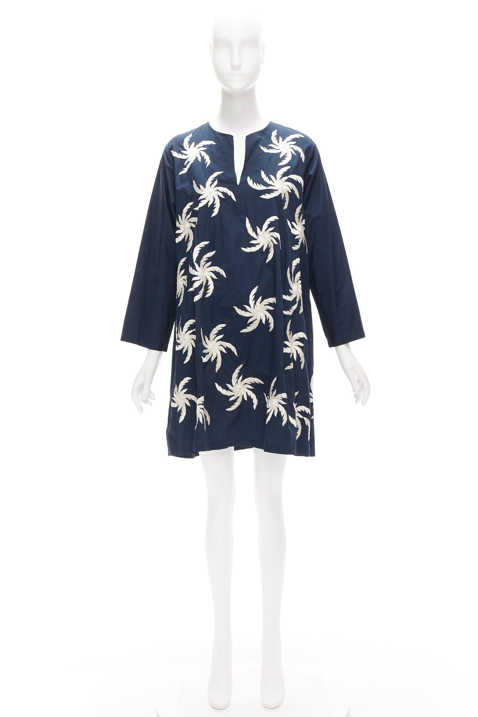 DRIES VAN NOTEN marineblaues, weißes, kastenförmiges Kleid aus 100 % Baumwolle mit Blumenstickerei XS im Angebot 4