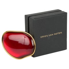 Dries Van Noten, bague rouge surdimensionnée avec boîte