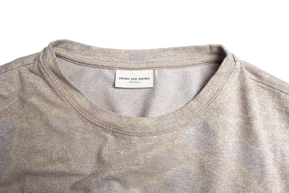 Dries van Noten, Pastel colored lurex top with floral print. The item is in very good condition

• CONDITION: very good condition 

• SIZE: M 

• MEASUREMENTS: length 66 cm, width 56 cm, waist 52 cm, shoulder width 45 cm, arm length 23 cm

•