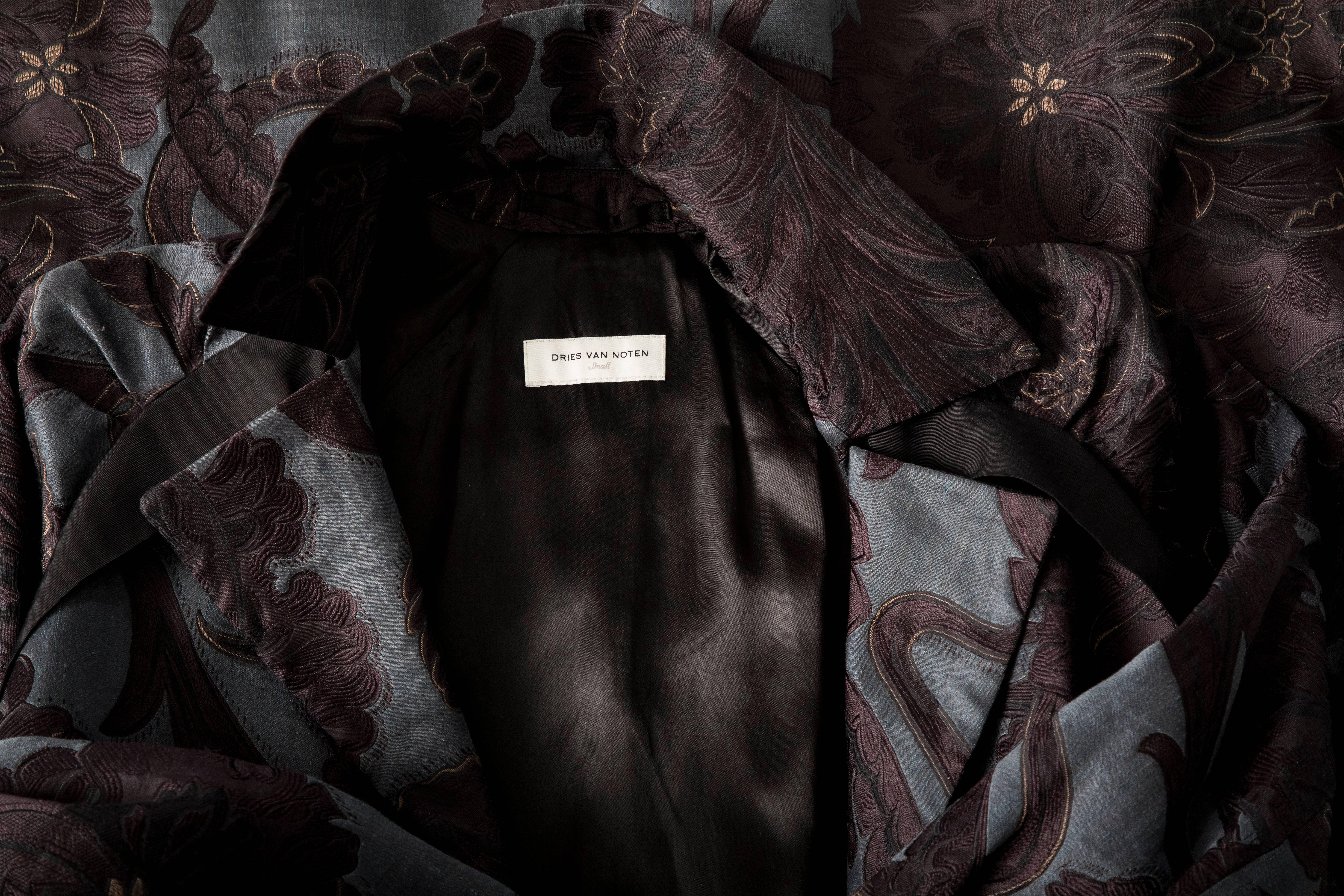 Dries Van Noten Runway Silk Linen Floral Jacquard Button Front Coat, Fall 2006 For Sale 4