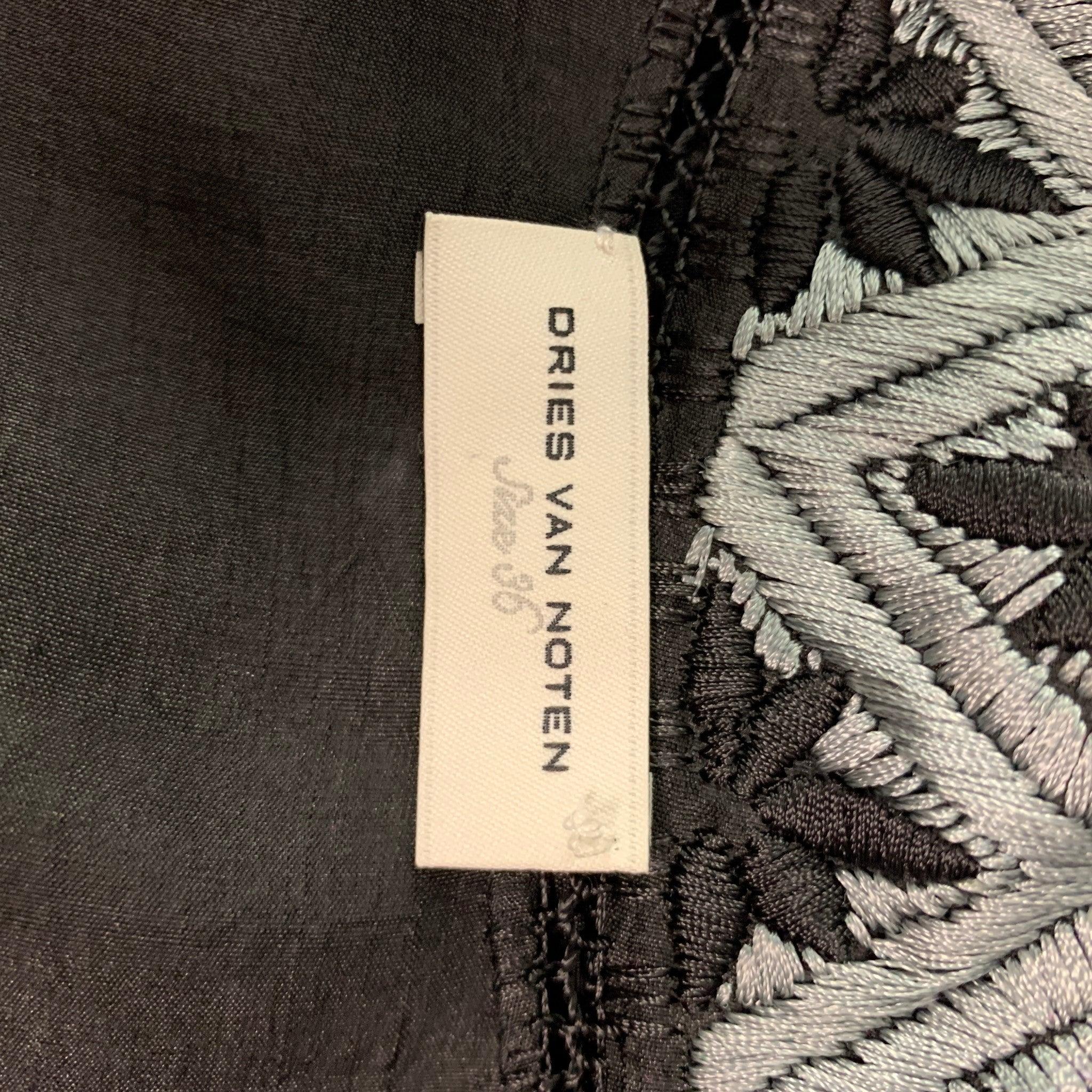 DRIES VAN NOTEN Taglia 4 Top abito senza maniche ricamato in seta nera e blu In condizioni buone in vendita a San Francisco, CA