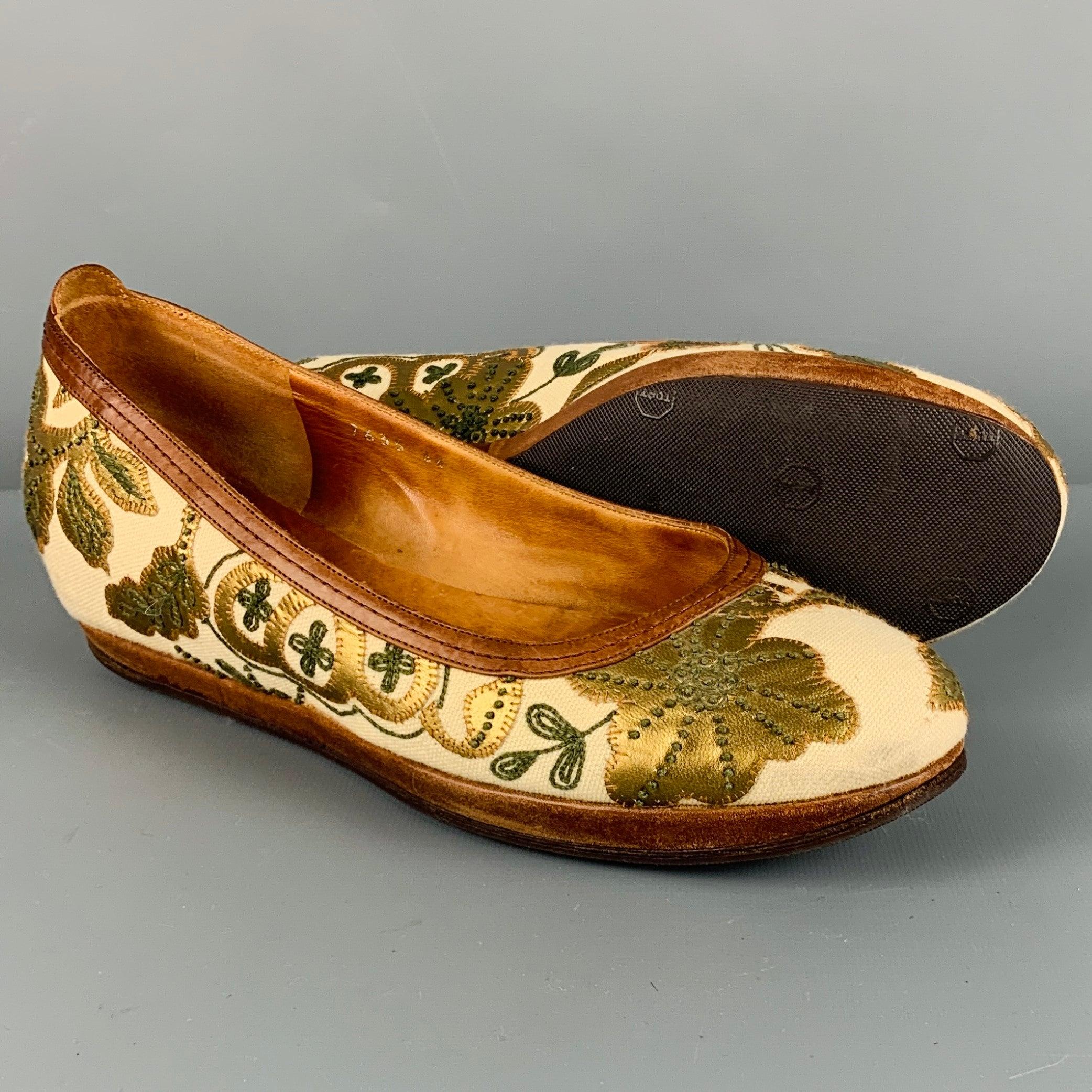 DRIES VAN NOTEN Size 7.5 Cream Gold Fabric Embroidered Leaves Wedge Flats Pour femmes en vente