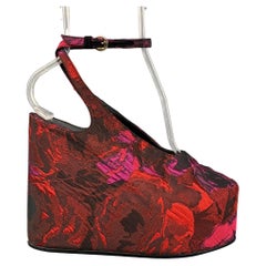 DRIES VAN NOTEN Größe 7,5 Rot Schwarz Floral Jacquard Plateau Keilabsatz Pumps