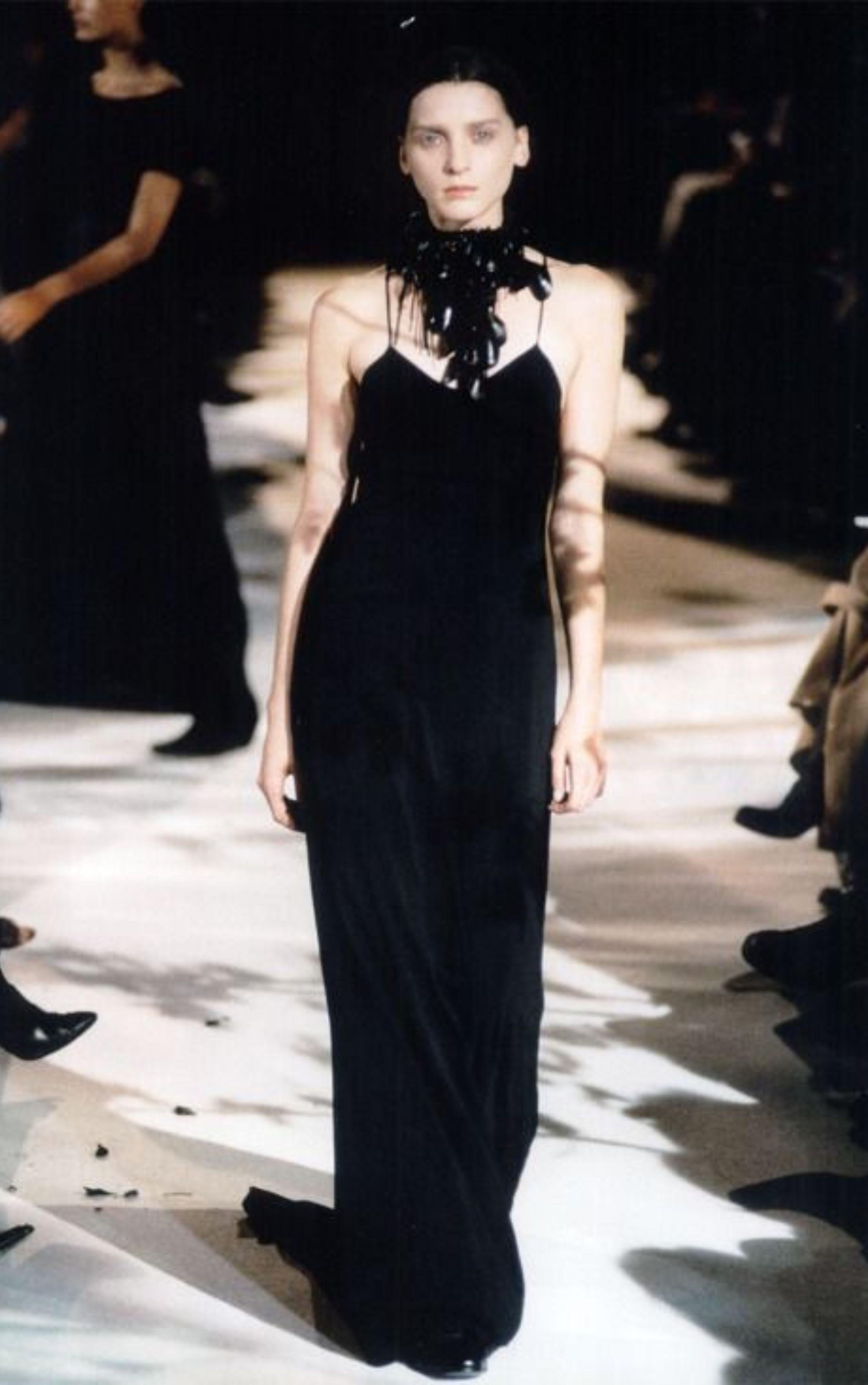 Dries Van Noten Frühjahr 1999 Laufsteg Schwarzes Bustle-Kleid aus Seide im Angebot 3