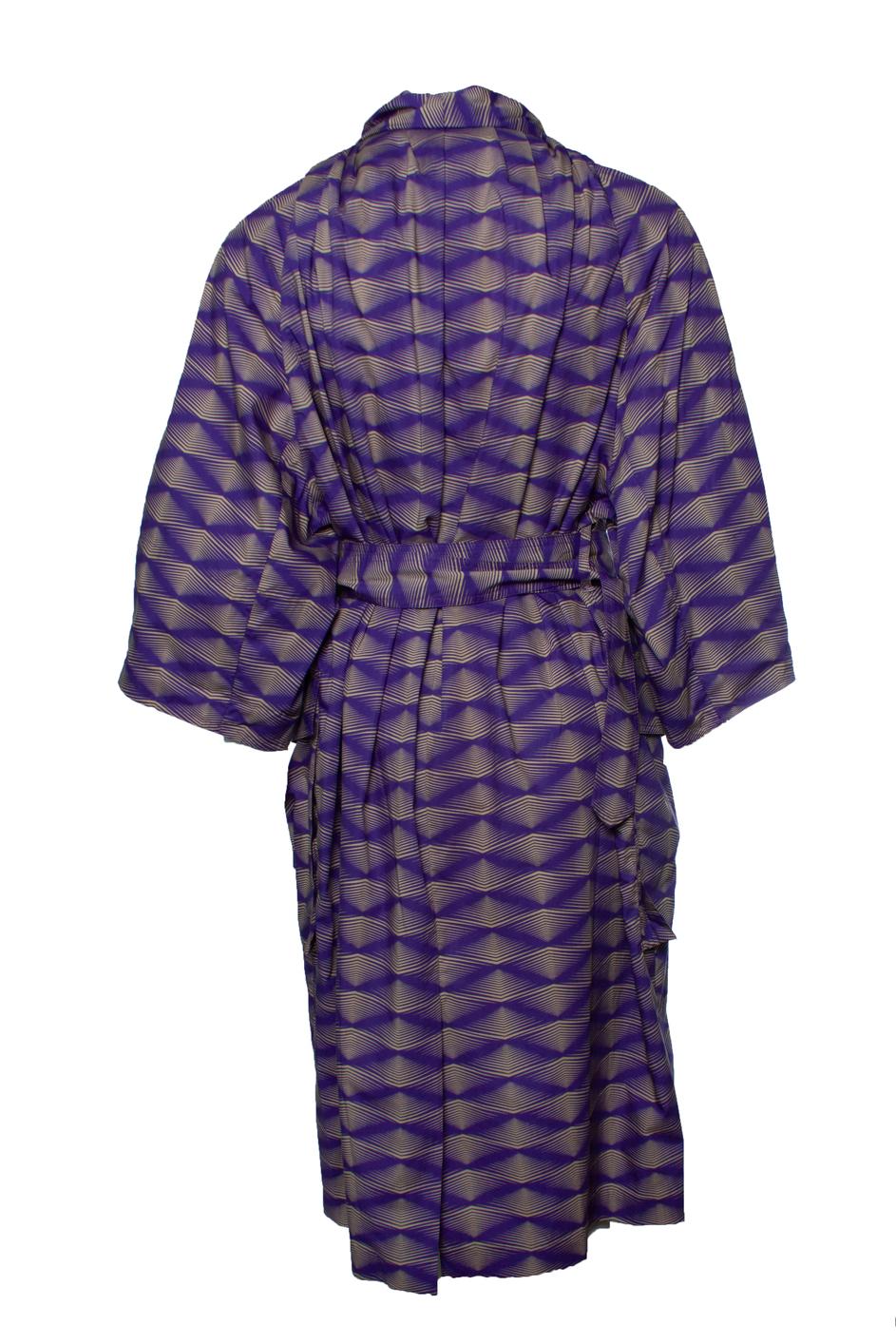 Dries van Noten, miniabito in popeline di cotone stampato Tanisha. L'articolo è nuovo - non indossato. 

CONDIZIONE: nuovo - non indossato

TAGLIA: FR38 -S

MISURE: lunghezza 104 cm, larghezza 50 cm, vita 50 cm, larghezza spalle 45 cm, lunghezza