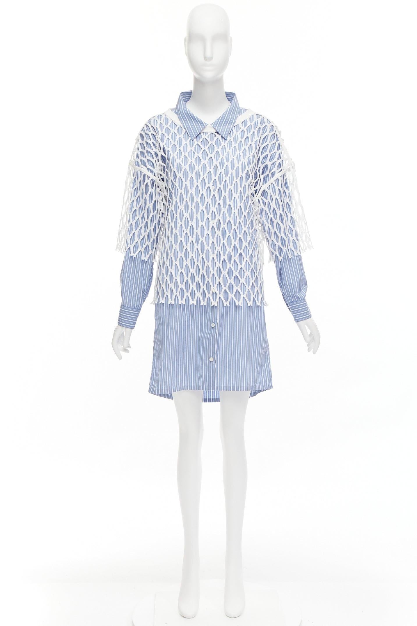 DRIES VAN NOTEN Hemdkleid aus weißer und blauer Baumwolle mit Fischnetzmuster FR34 XS im Angebot 4