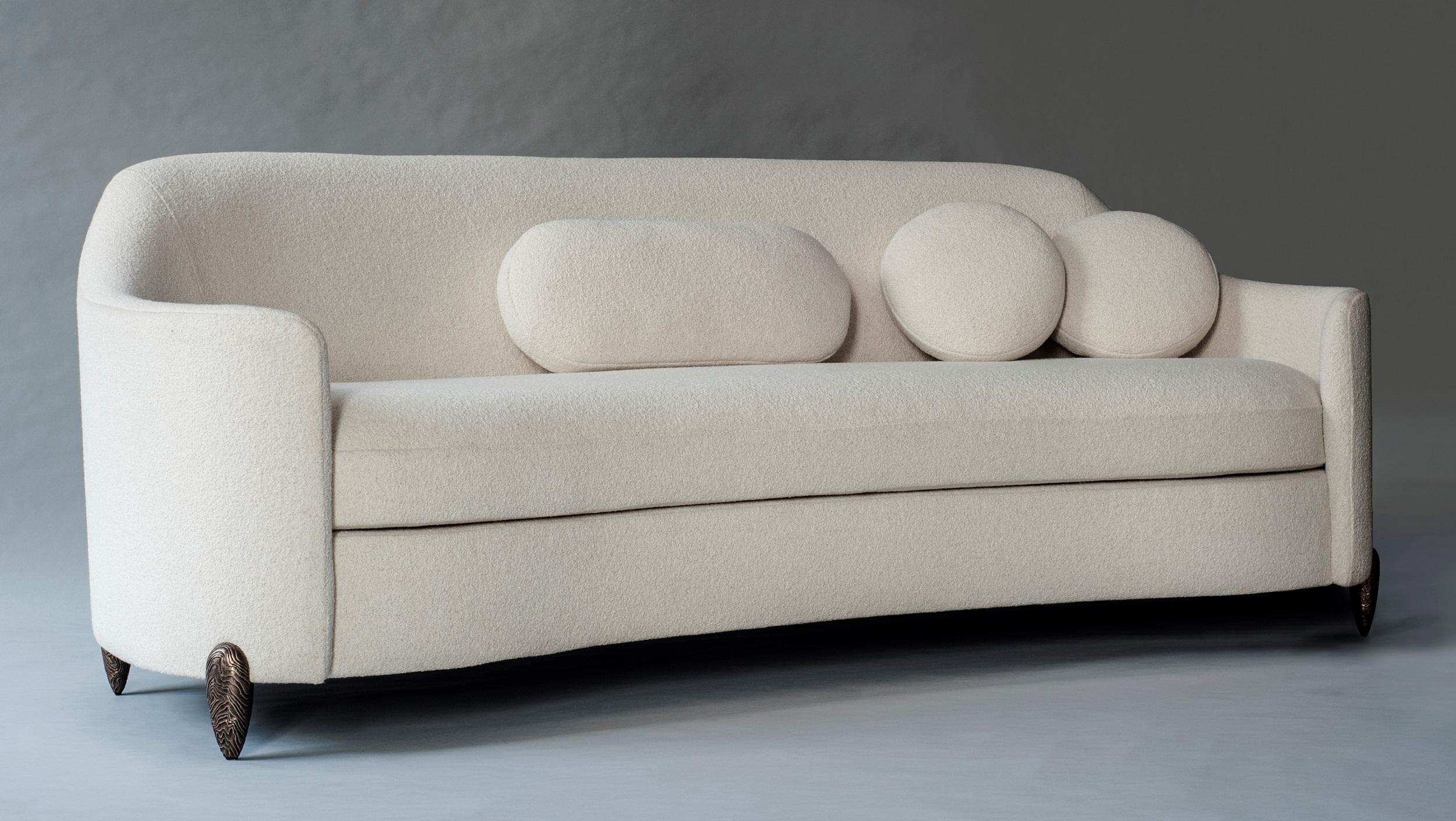 Drift-Sofa von DeMuro Das mit handgegossenen Beinen aus antiker Bronze (Moderne) im Angebot