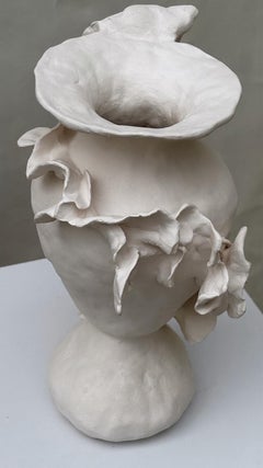 Drifting Petals Vase: Sculptural Floral Design, 25cm Collection