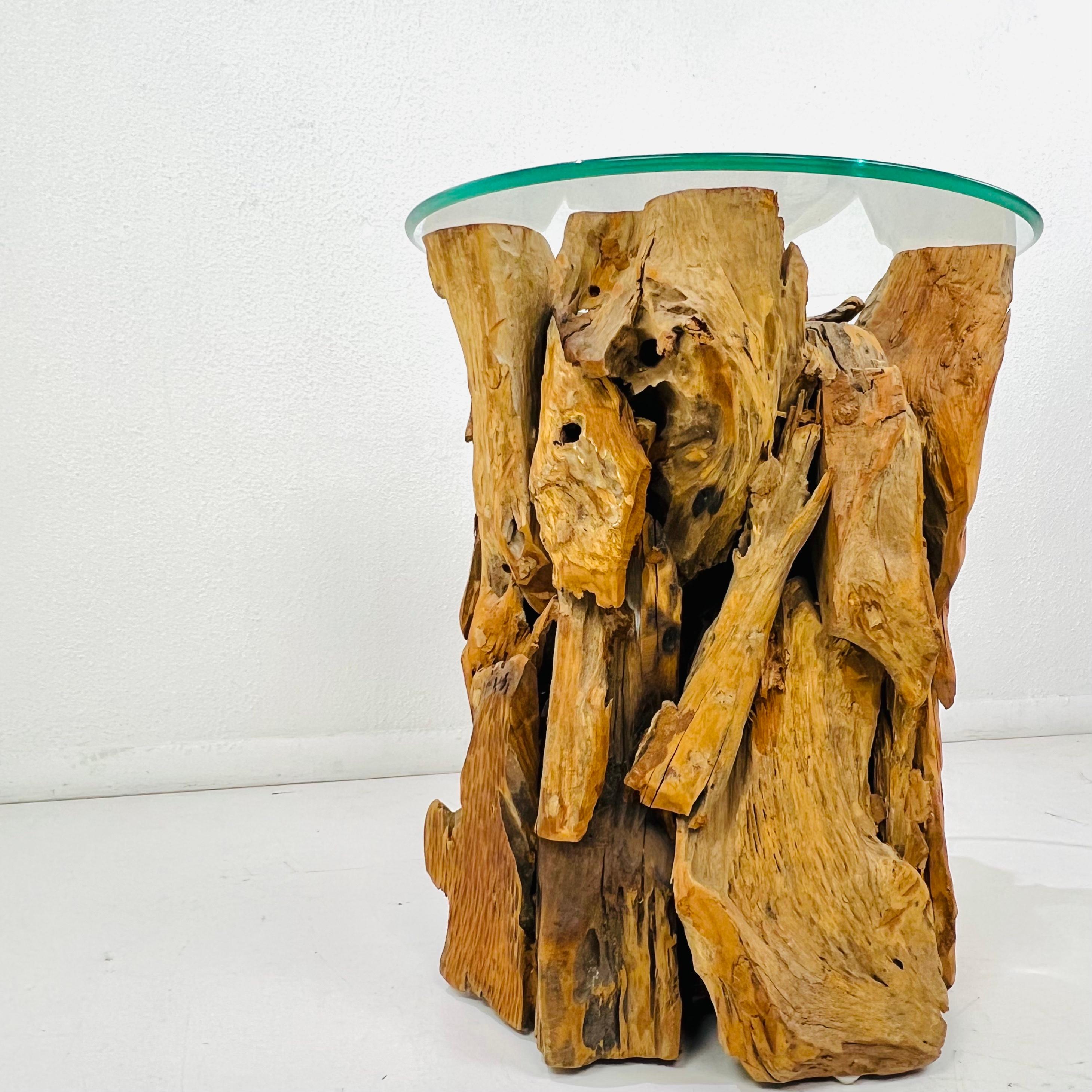 Verre Guéridon en bois flotté avec plateau en verre en vente