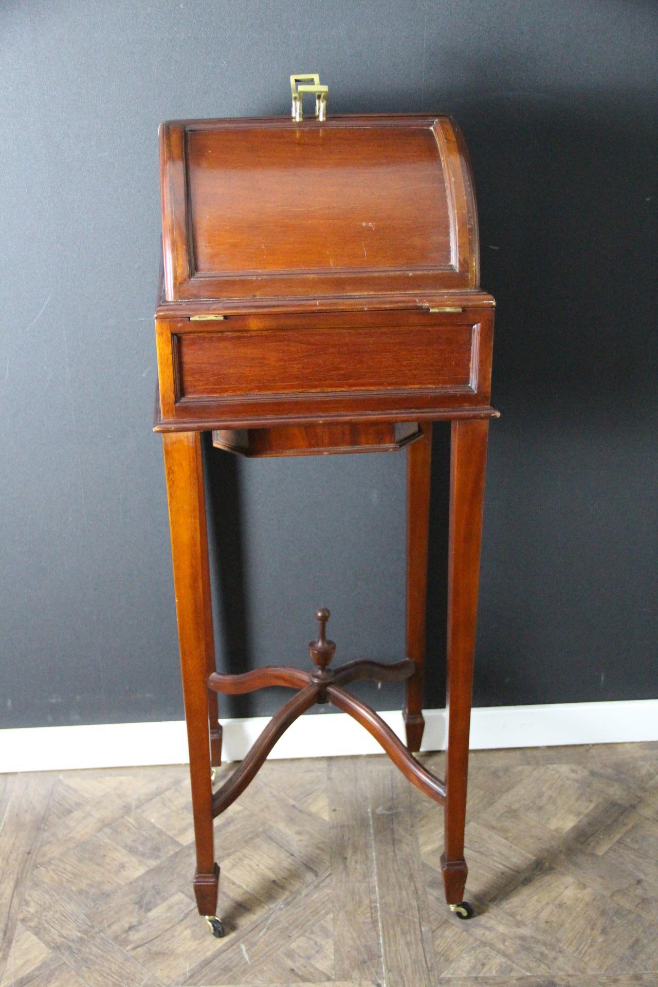 Drink Cabinet, Cocktail Bar, Dry Bar, Folding Bar, Champagne Bar , Bar Cart In Good Condition For Sale In Saint-Ouen, FR