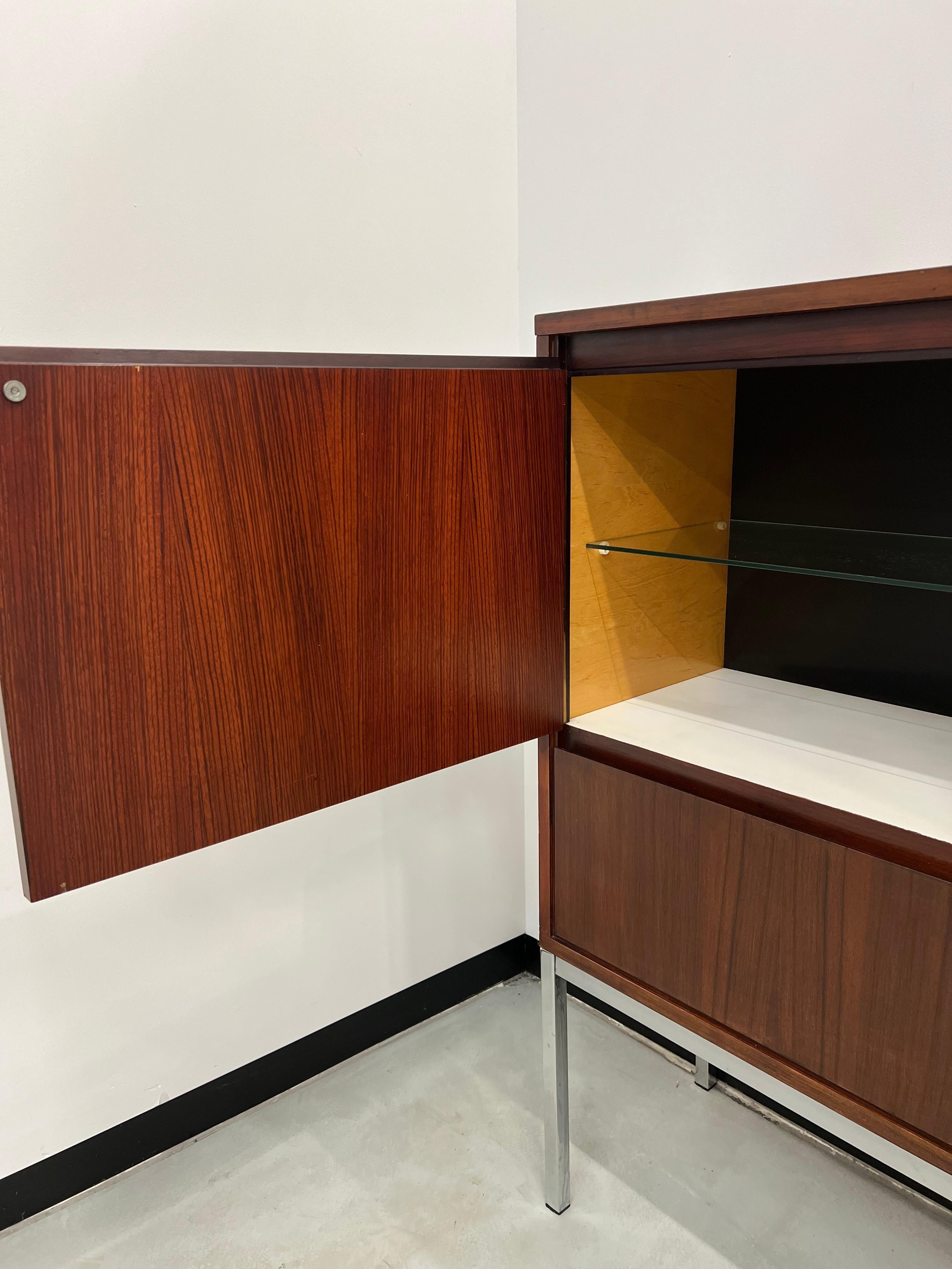 Mid-Century Modern Drink cabinet in rosewood by Alain Richard, circa 1950 For Sale