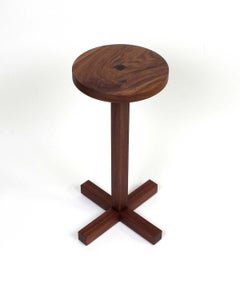 Tavolino in noce massiccio di Elliot Marks pronto per la spedizione