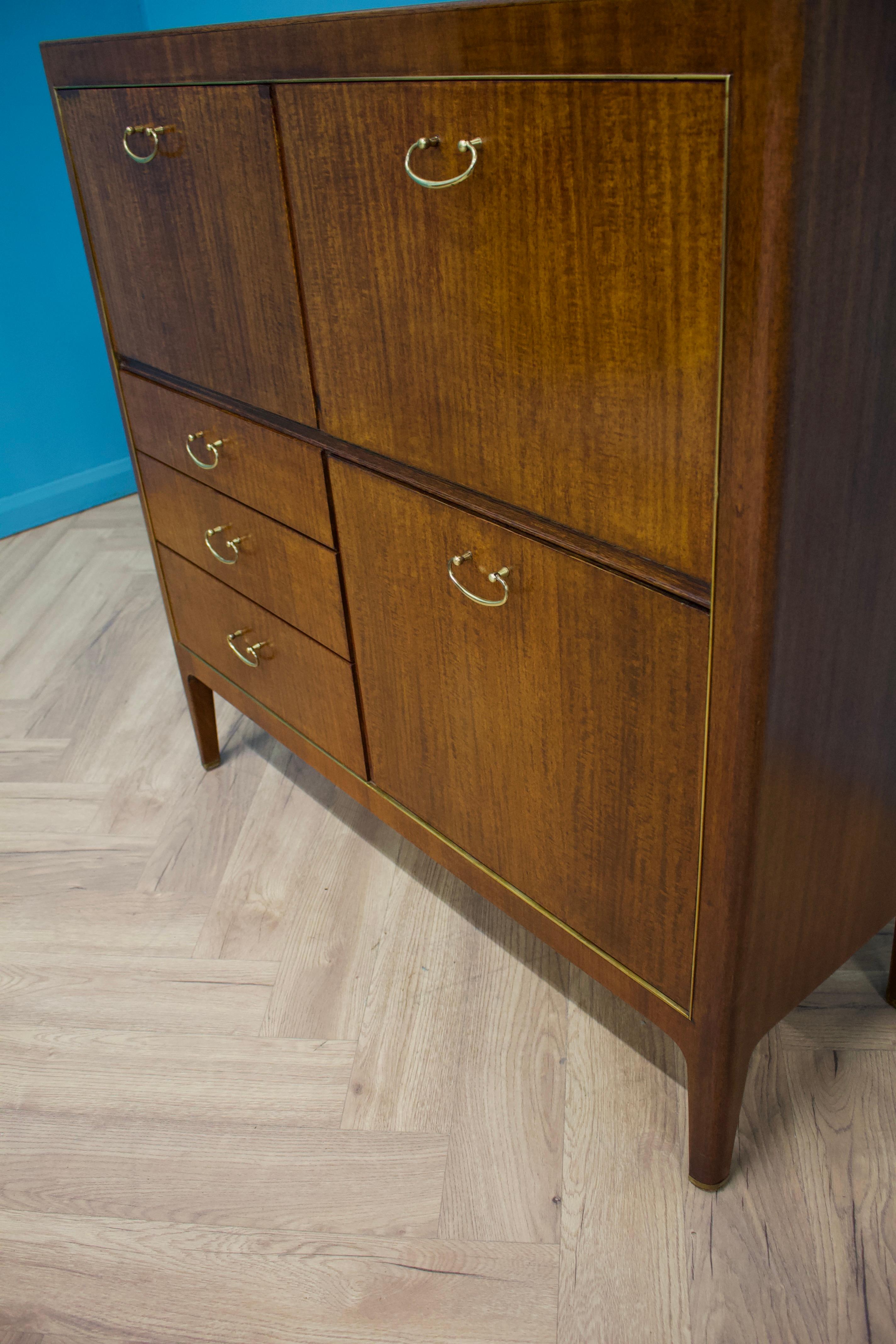 Drinks Cabinet / Sideboard from Greaves & Thomas, 1950s In Good Condition For Sale In South Shields, GB