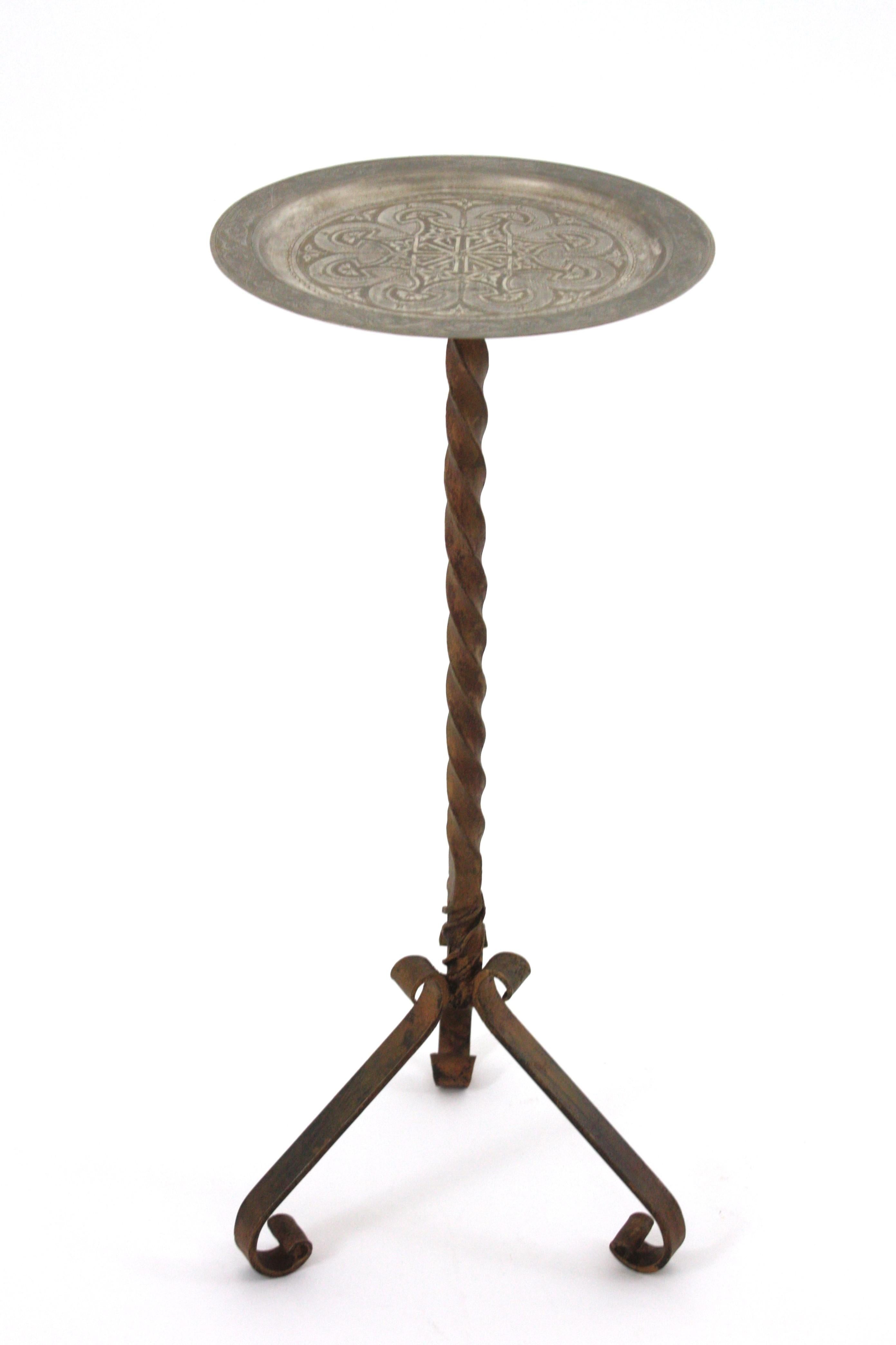 Mesa de Bebidas / Mesa Auxiliar / Gueridón de Hierro Dorado con Tapa de Metal, España Años 50 en venta 7