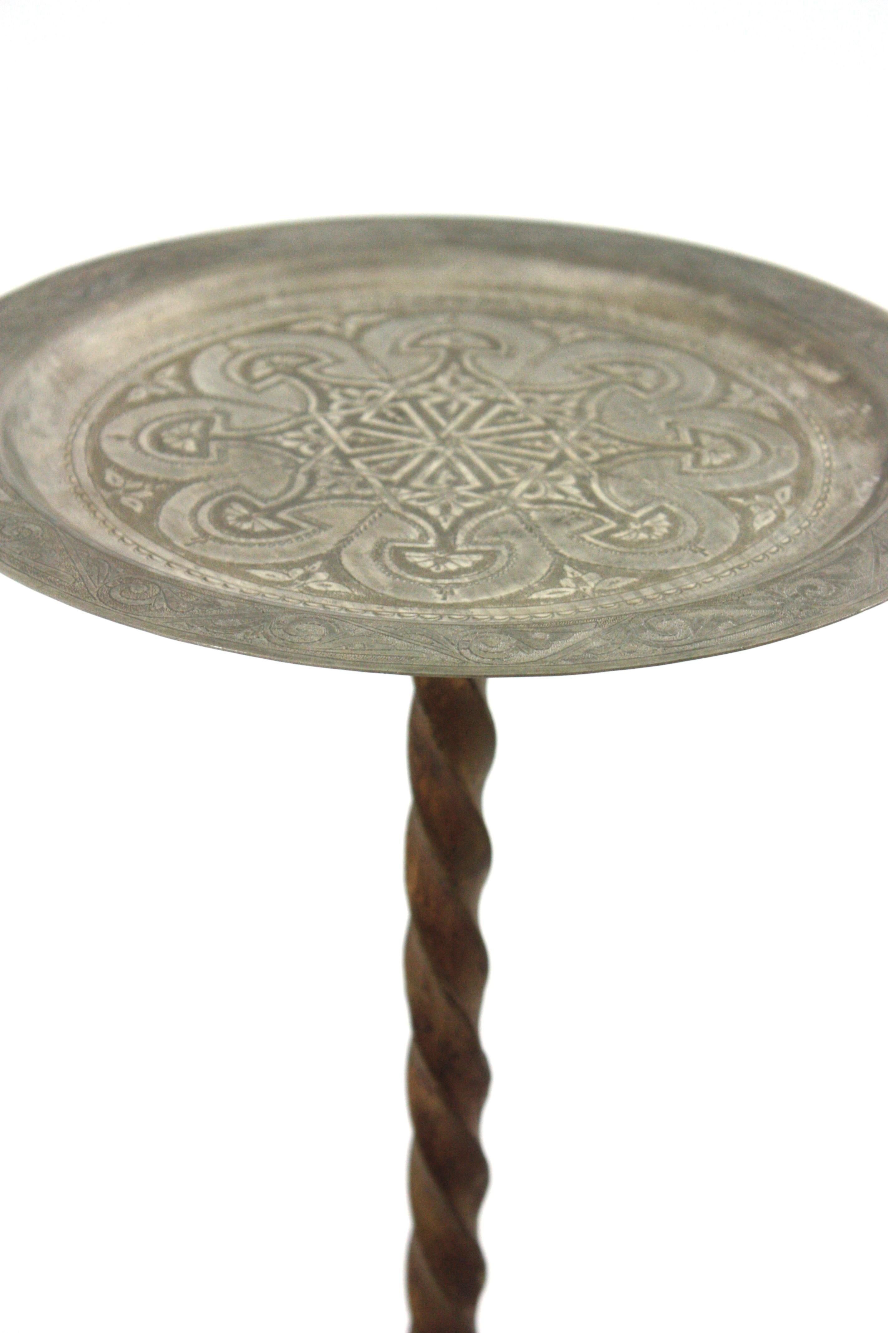 Mesa de Bebidas / Mesa Auxiliar / Gueridón de Hierro Dorado con Tapa de Metal, España Años 50 en Bueno estado para la venta en Barcelona, ES