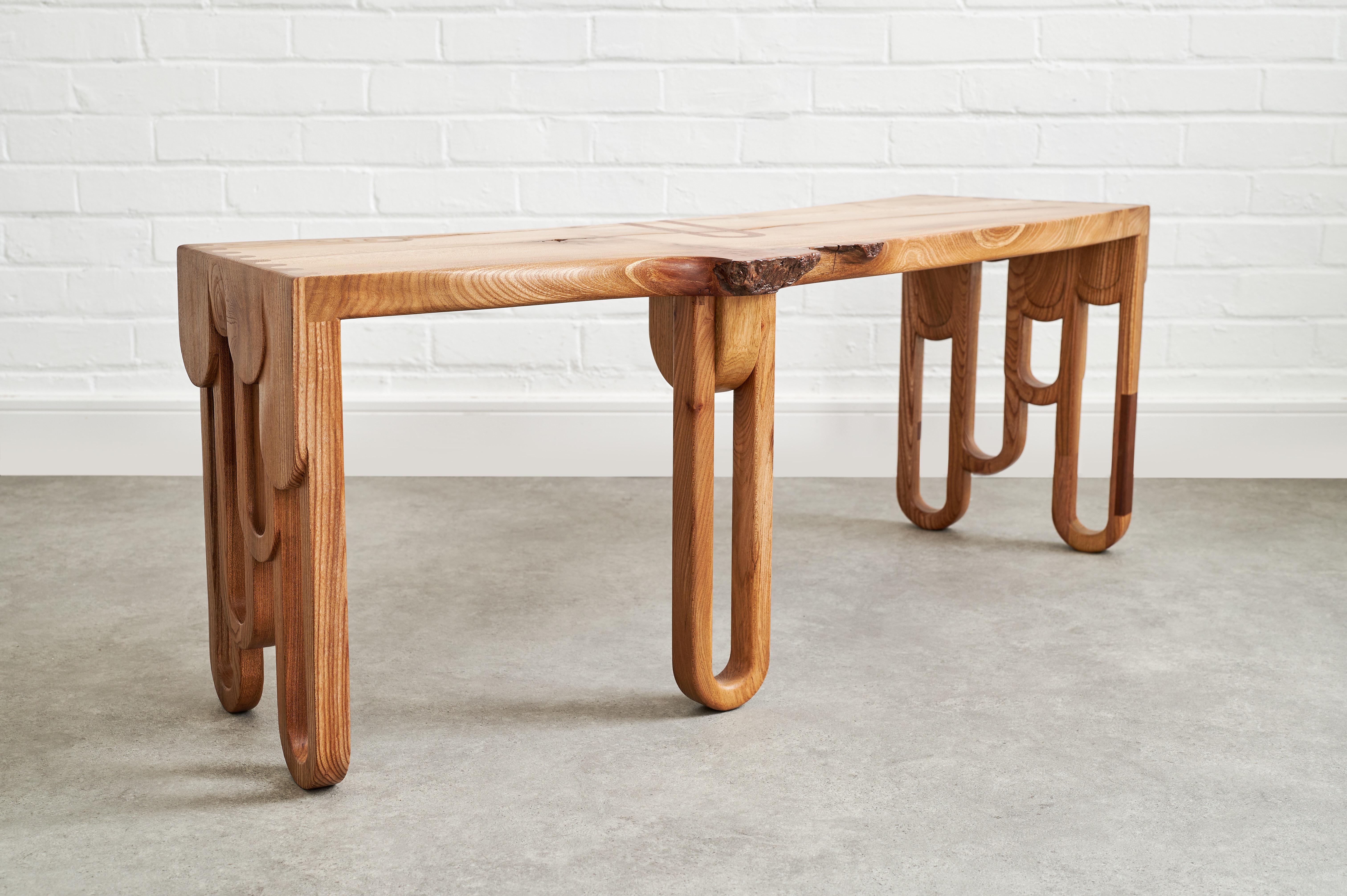 Drip Bench in Elm – Handcrafted Wood Bench w/ Inlay Detailing and Carved Legs Artes y manualidades en venta