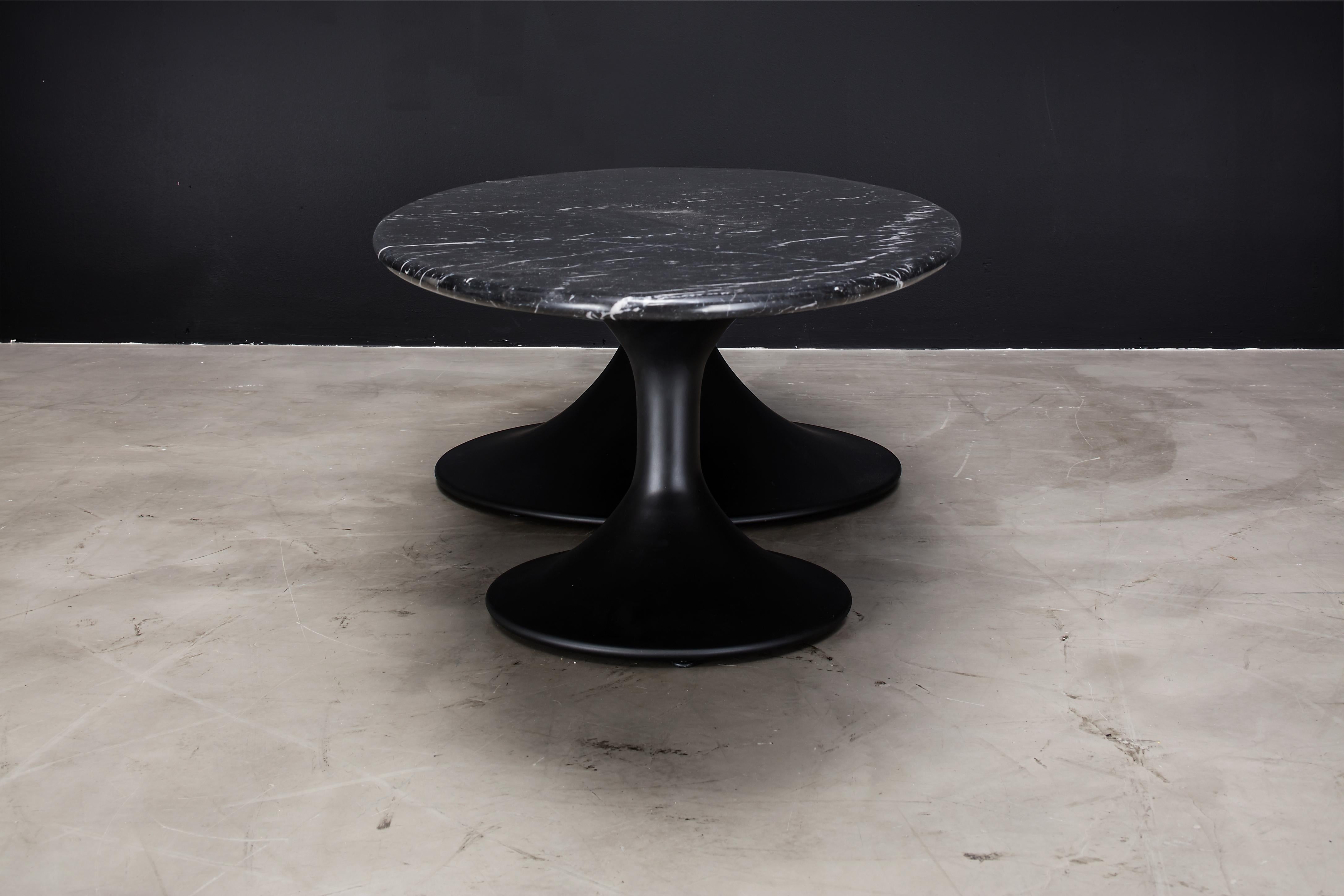 black drip table