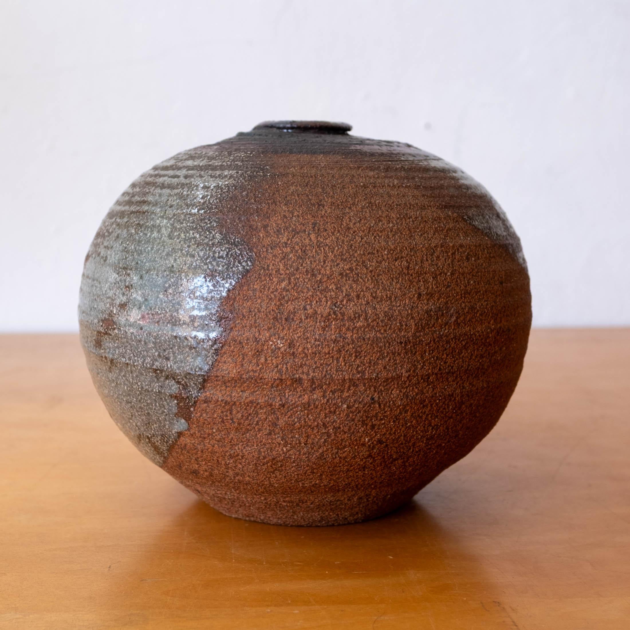 Drip Glaze Ceramic Moon Pot Vase California Pottery In Good Condition For Sale In San Diego, CA
